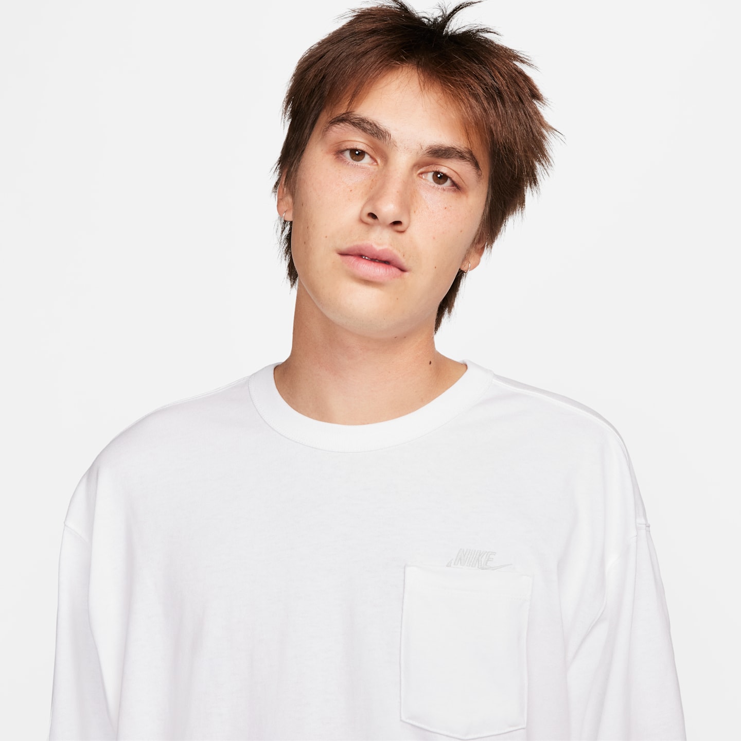 Мужская футболка Nike Sportswear Premium Essentials с длинным рукавом и карманом, цвет: Белый — фото 3