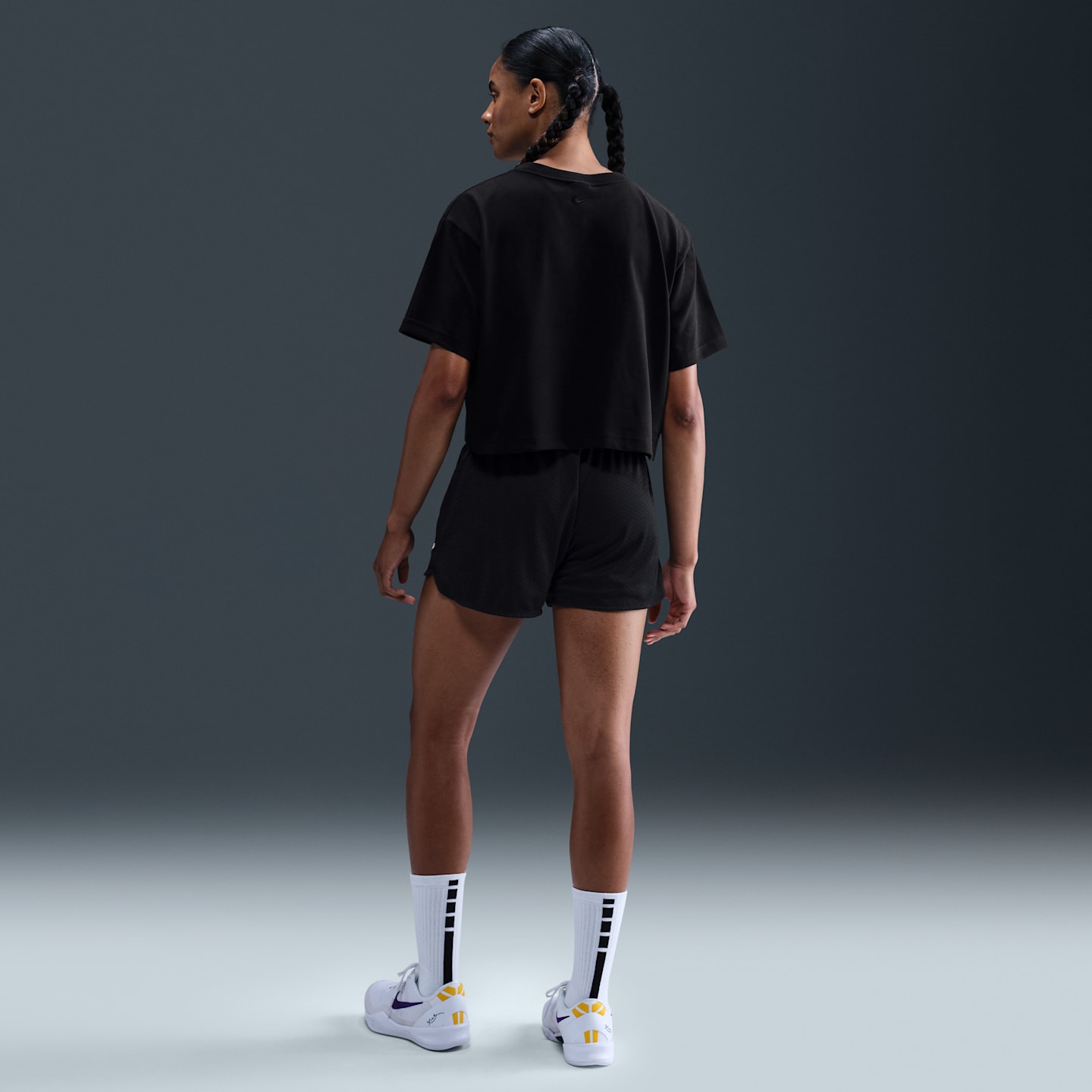 Женская укороченная баскетбольная футболка Nike Kobe Dri-FIT, цвет: Чёрный — фото 5