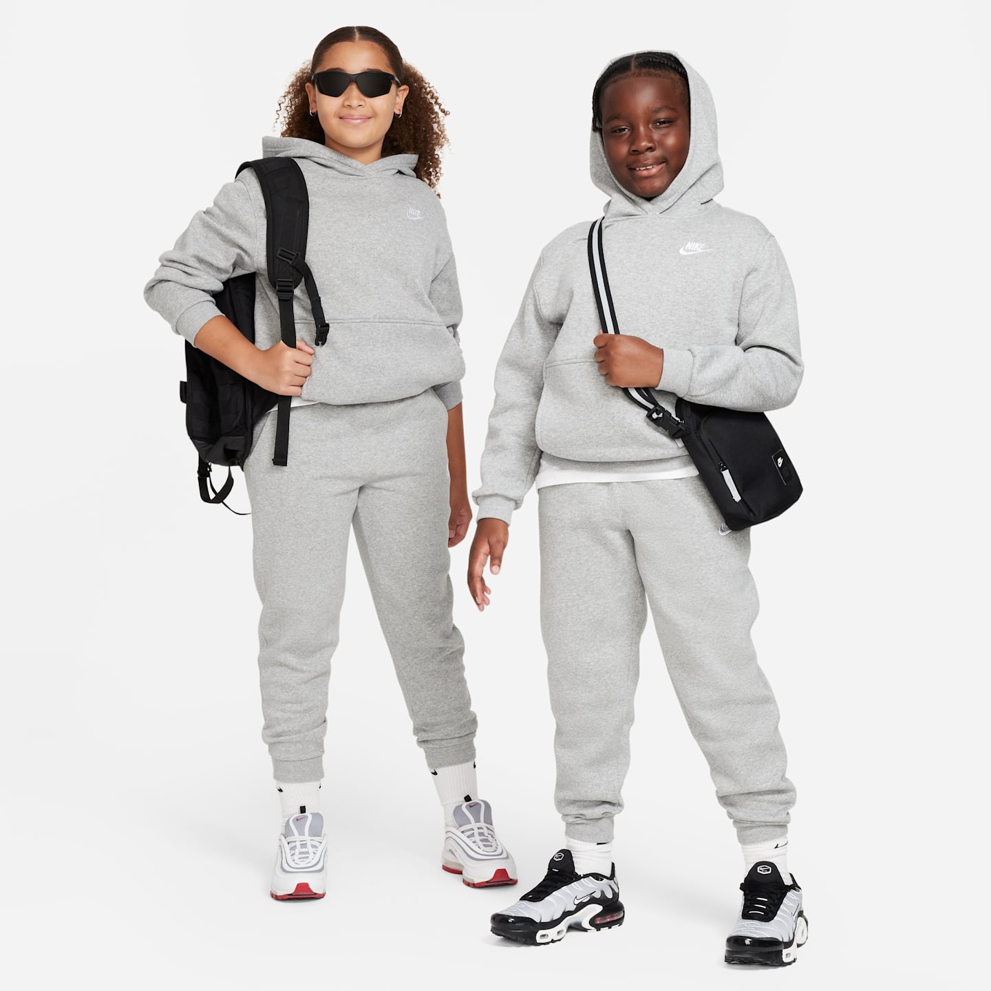 Детское худи Nike Sportswear Club Fleece Pullover (Extended Size), цвет: Серый меланжевый / Белый — фото 5