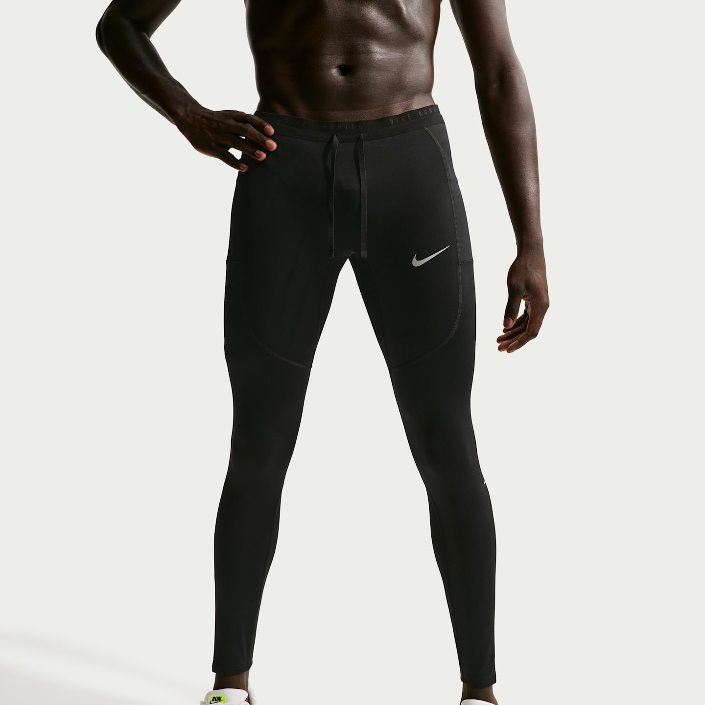 Мужские беговые тайтсы Nike Stride Dri-FIT, цвет: Чёрный — фото 2