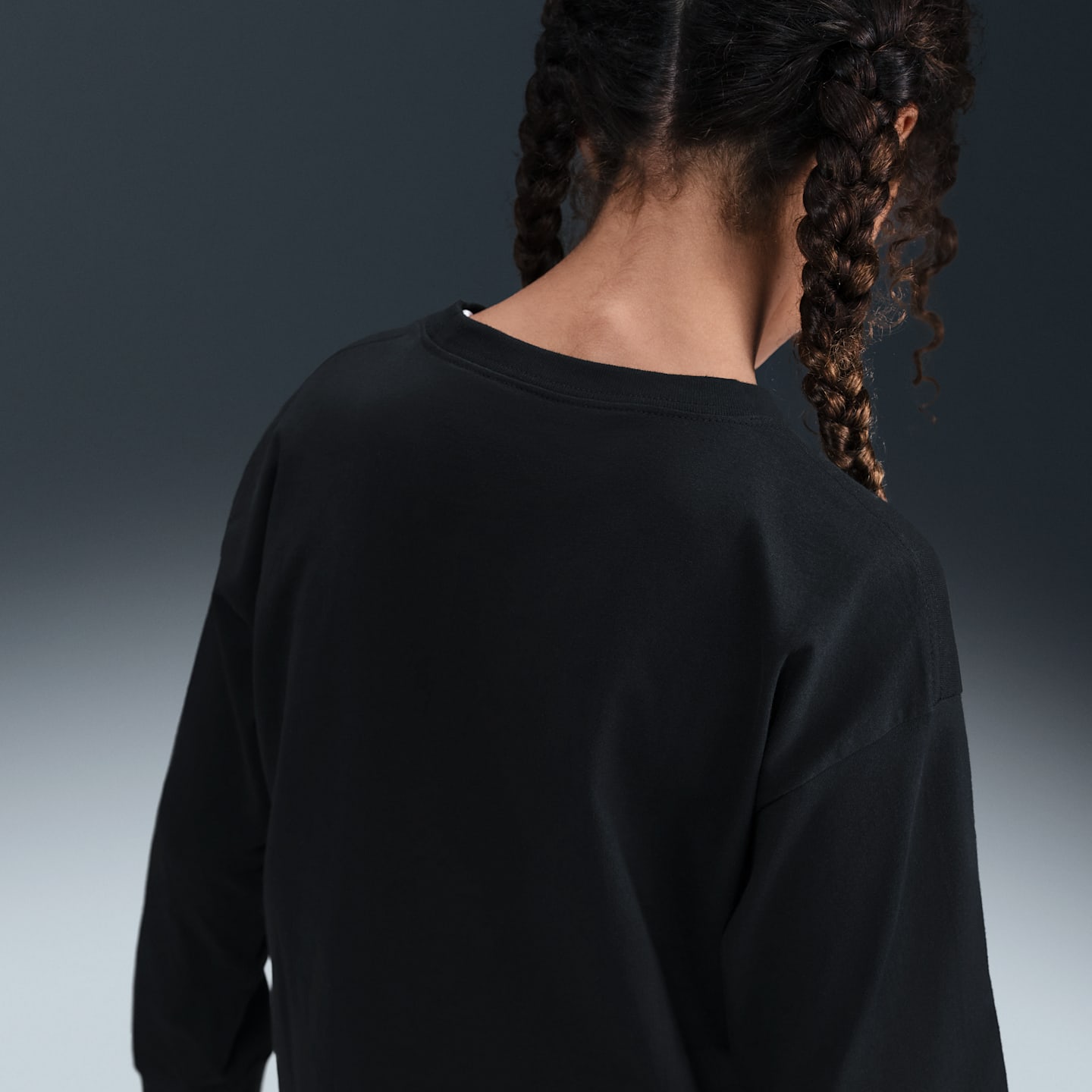 Футболка Nike Sportswear Long-Sleeve для девочек, цвет: Чёрный — фото 2