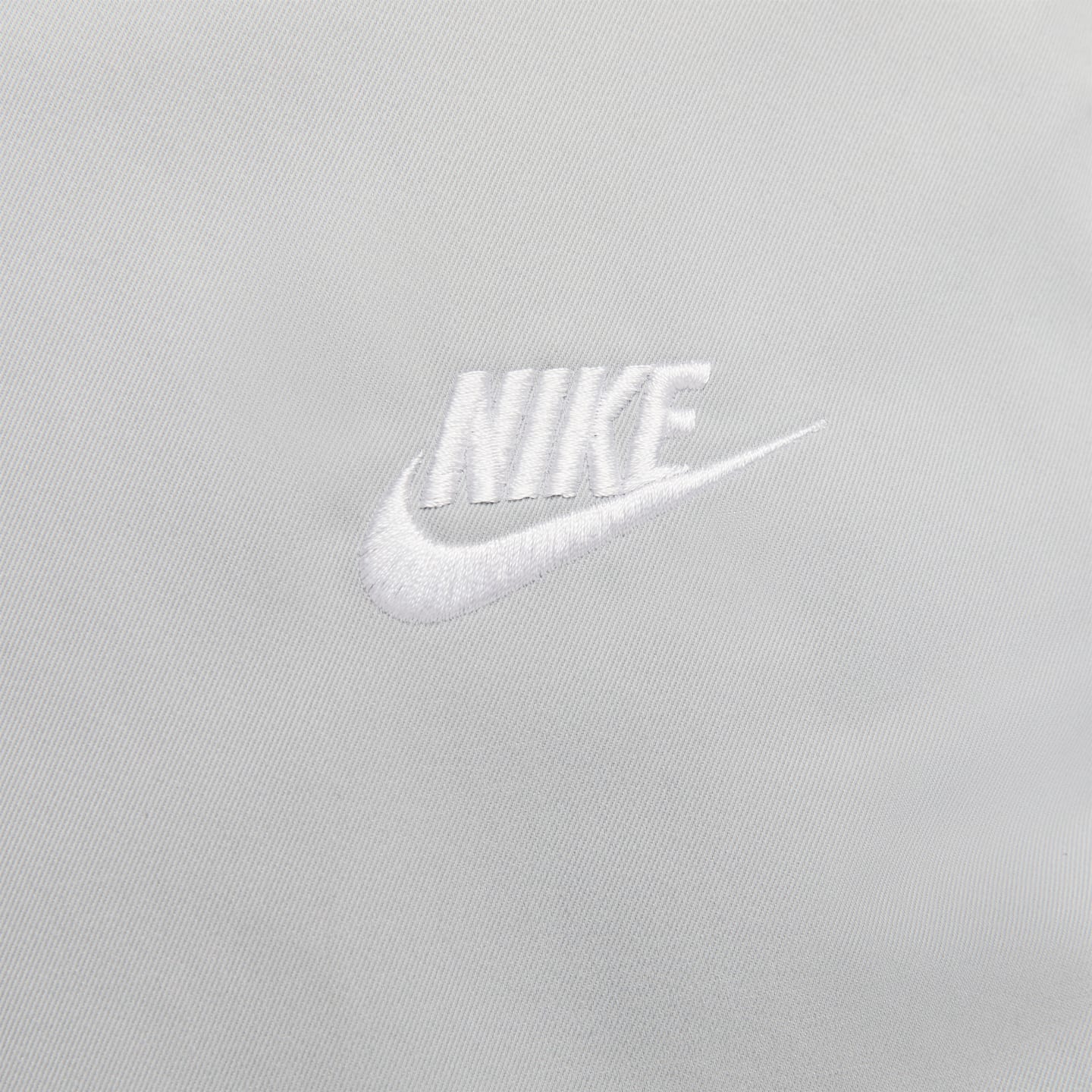 Мужские тканые зауженные брюки Nike Club, цвет: Серый / Белый — фото 4
