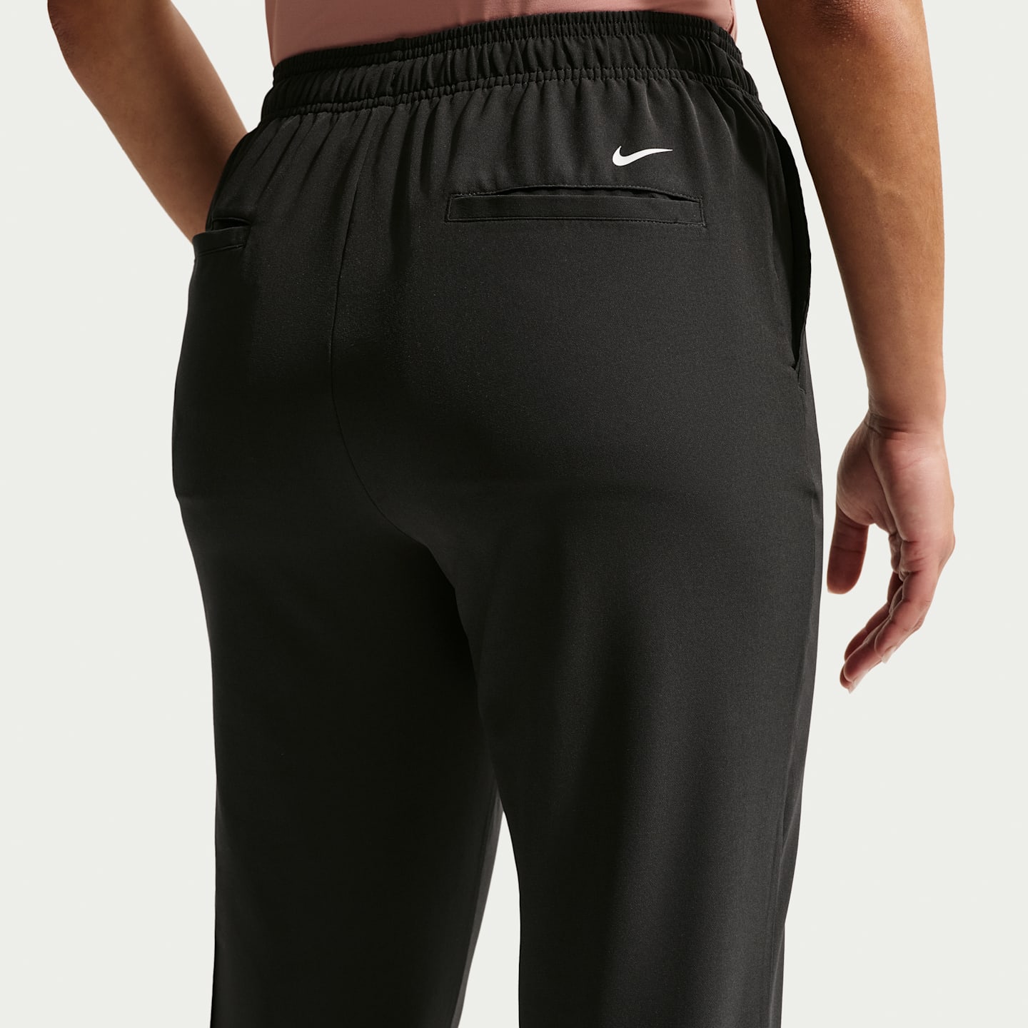 Женские джоггеры для гольфа Nike Golf Club Dri-FIT, цвет: Чёрный / Молочный — фото 3