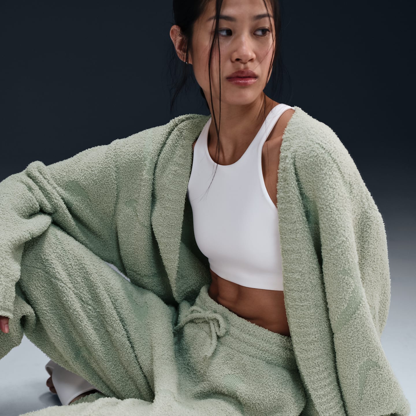 Женские брюки Nike Sportswear Phoenix Cozy Bouclé High-Waisted Oversized Knit, цвет: Нефритовый — фото 3