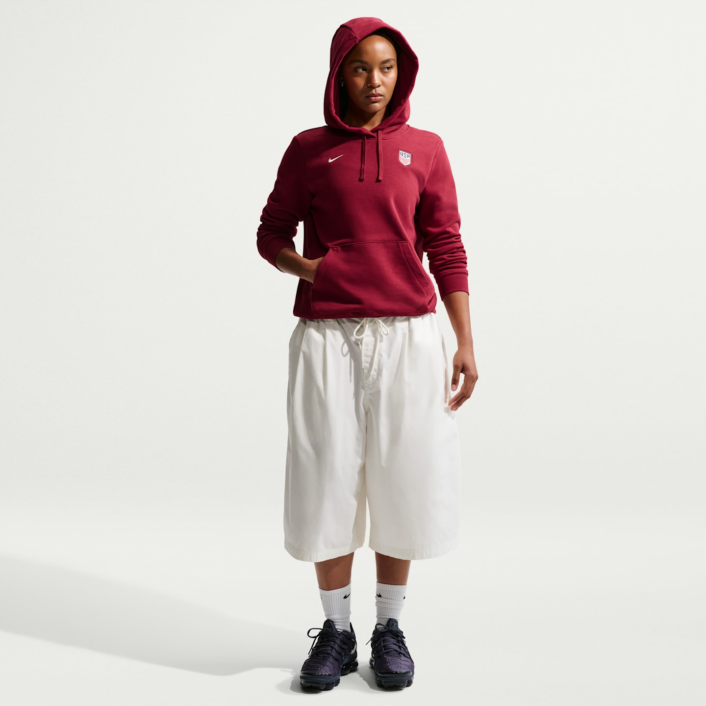 Женская флисовая футбольная худи Nike Usmnt Club, цвет: Красный / Молочный — фото 4