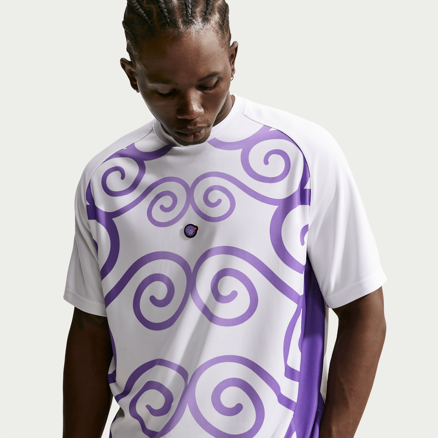 Мужской топ Nike x One Piece Short-Sleeve Jersey, цвет: Белый / Фиолетовый — фото 2
