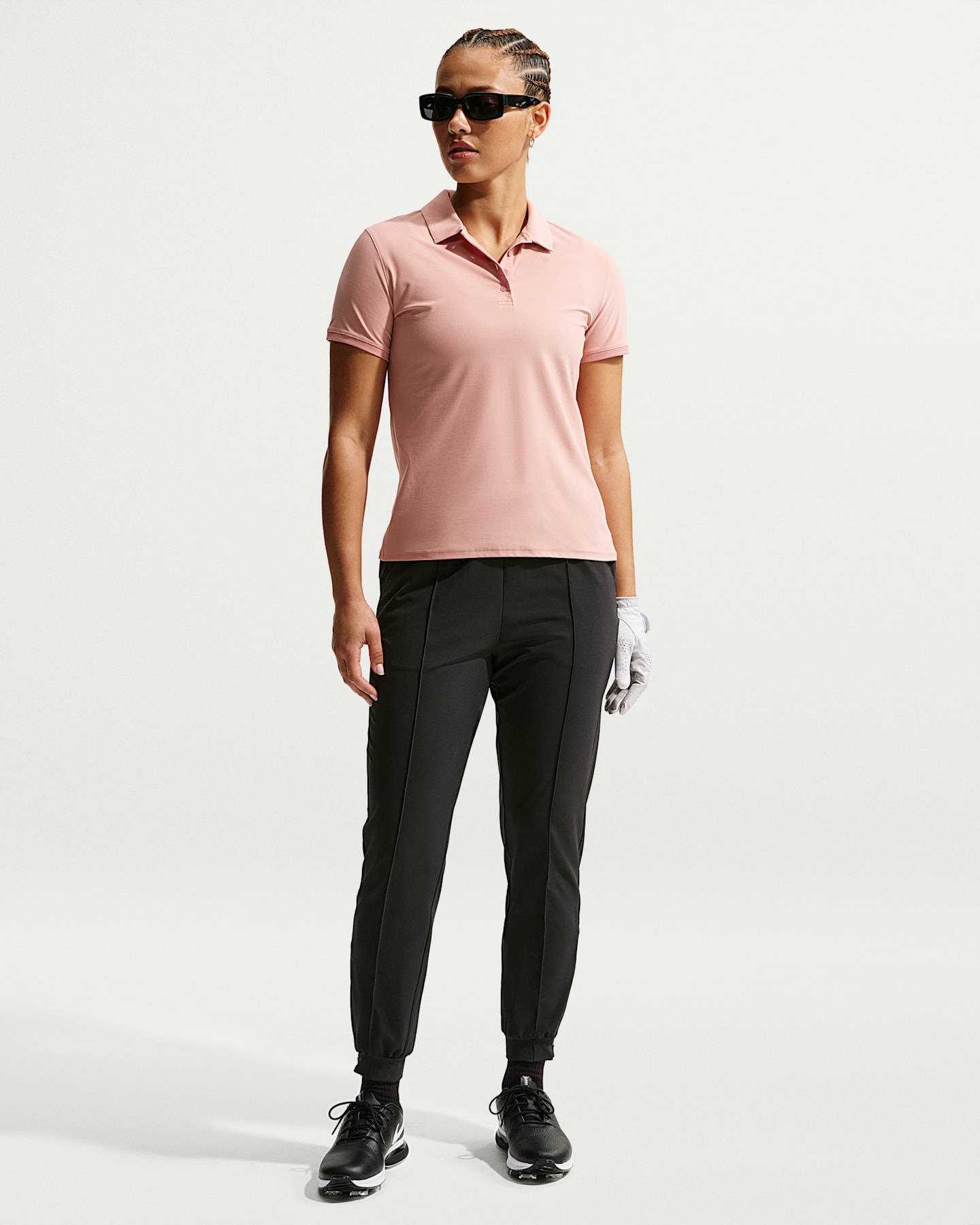 Женские джоггеры для гольфа Nike Golf Club Dri-FIT, цвет: Чёрный / Молочный — фото 7