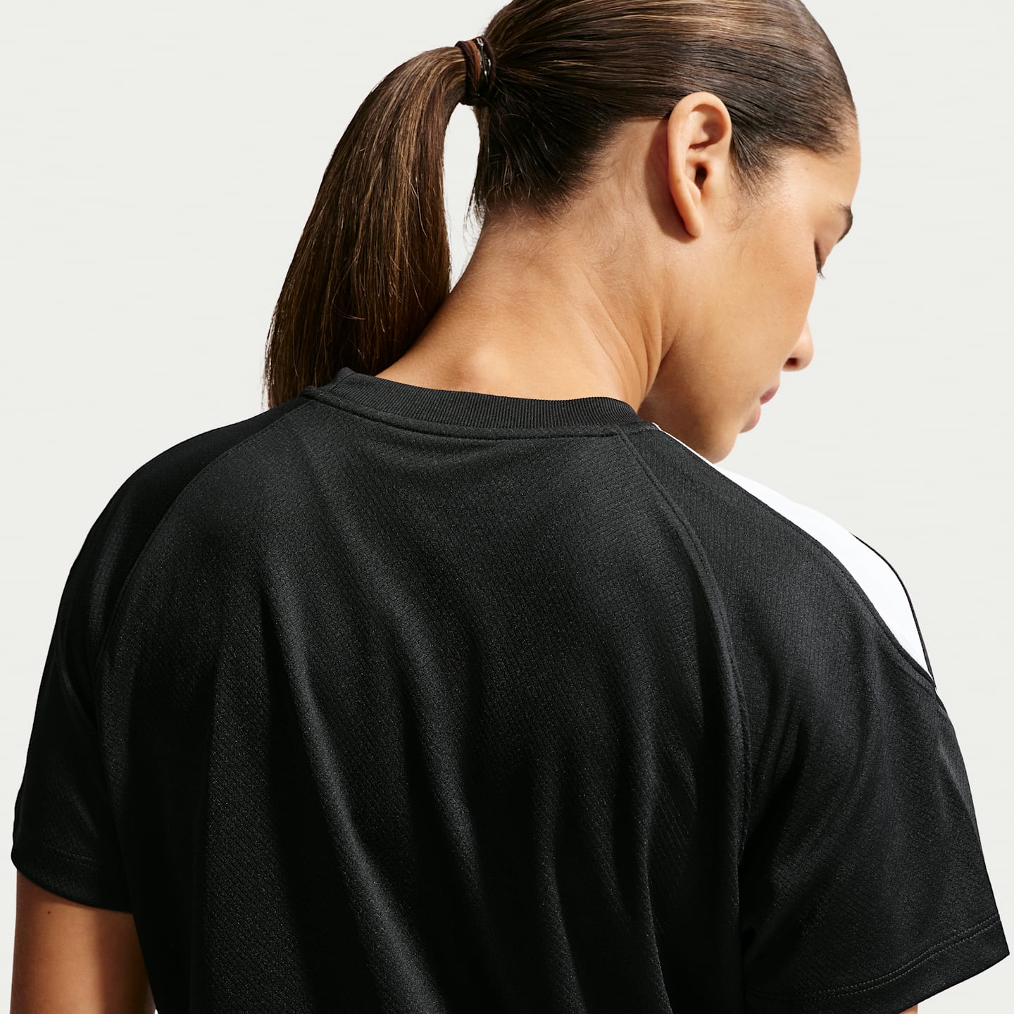 Женская футбольная футболка Nike Strike Dri-FIT, цвет: Чёрный / Белый — фото 2