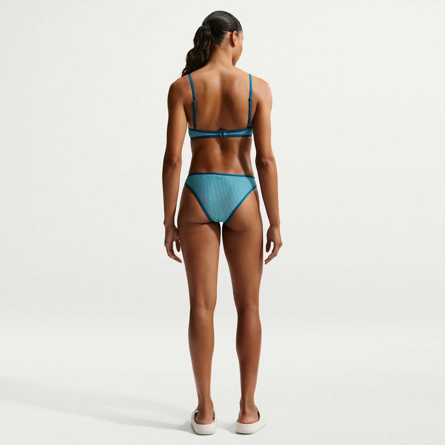 Женский верх бикини-бралетт Nike Swim с рифлёной текстурой, цвет: Выбеленный бирюзовый — фото 5