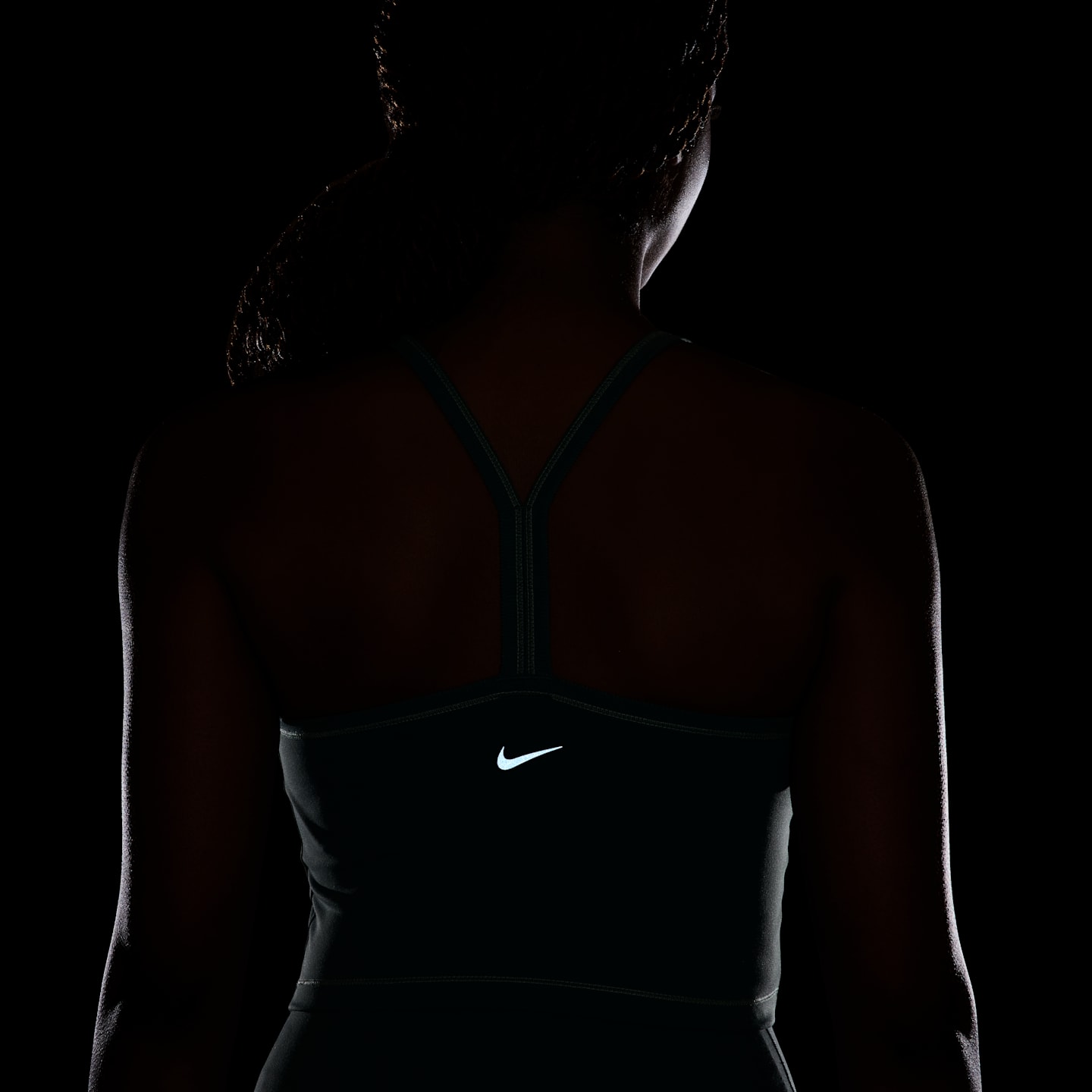 Женская укороченная приталенная майка Nike One Dri-FIT, цвет: Зелёный / Чёрный — фото 6
