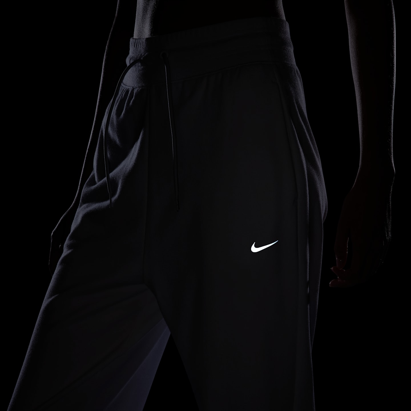 Женские джоггеры Nike Dri-FIT One High-Waisted 7/8 из френч терри, цвет: Белый / Чёрный — фото 7