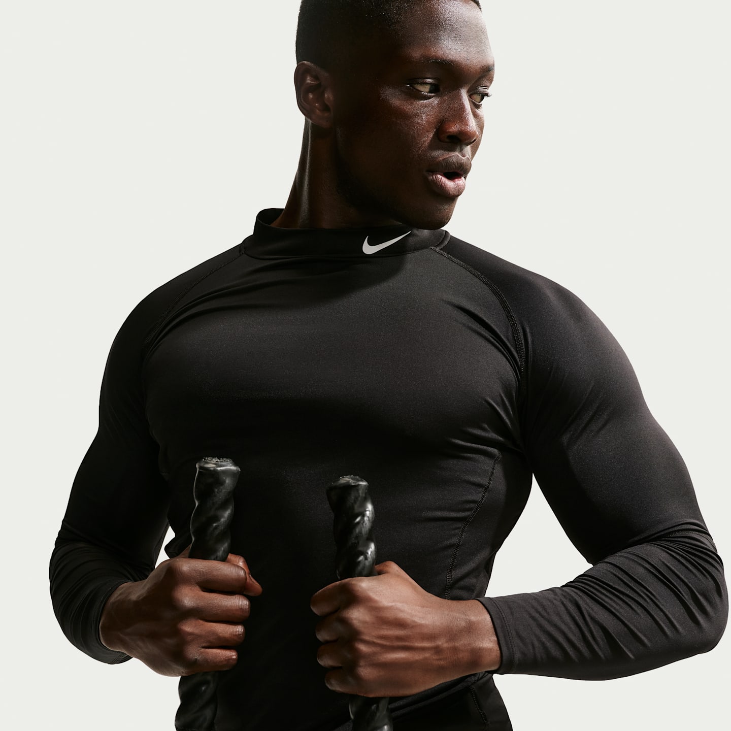 Мужской топ для фитнеса Nike Pro Dri-FIT с воротником-стойкой и длинным рукавом, цвет: Чёрный / Белый — фото 8