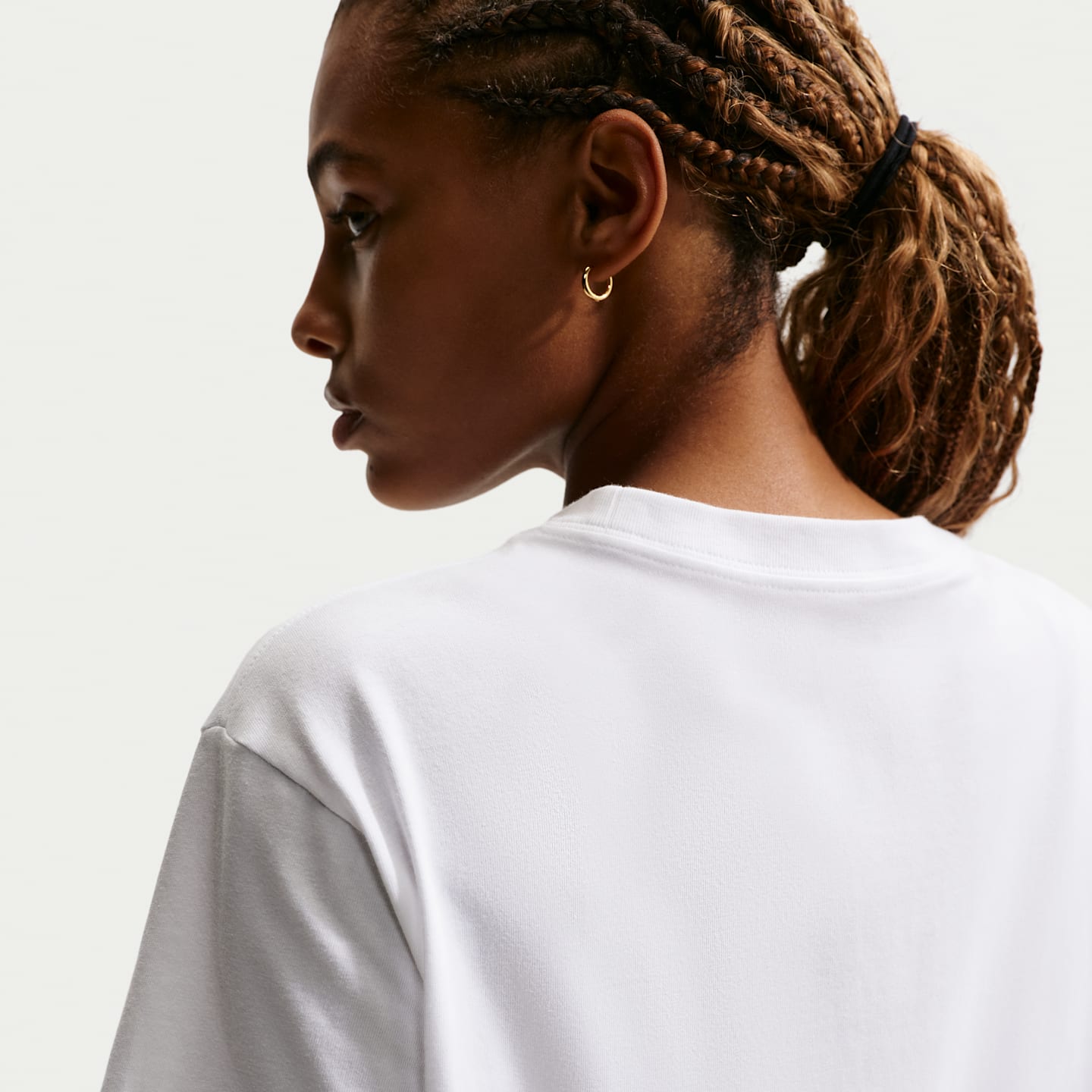Женская футболка Nike Sportswear с круглым вырезом и коротким рукавом, цвет: Белый — фото 2