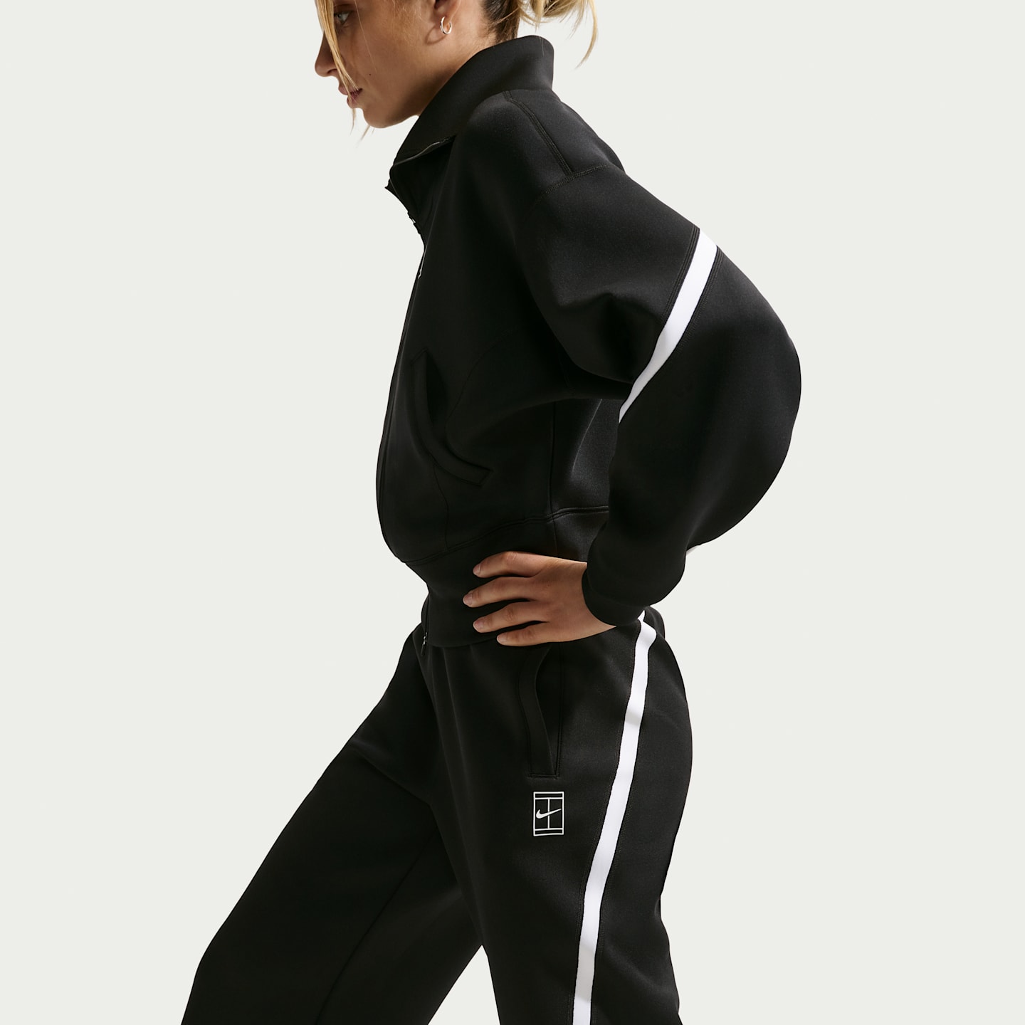 Женские теннисные брюки Nike Advantage Dri-FIT со средней посадкой, цвет: Чёрный / Белый — фото 4