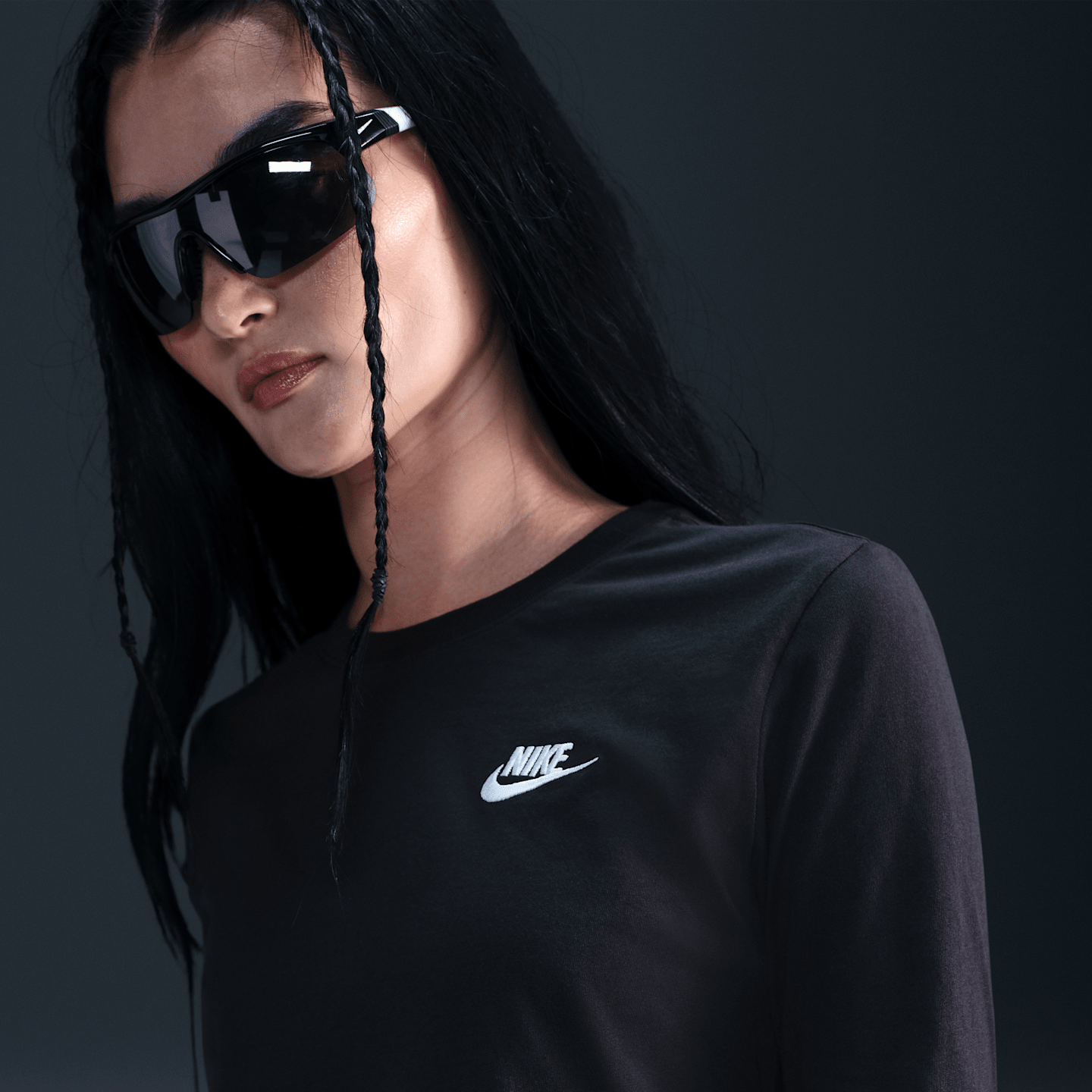 Женская футболка Nike Sportswear Club Long-Sleeve, цвет: Чёрный / Белый — фото 3