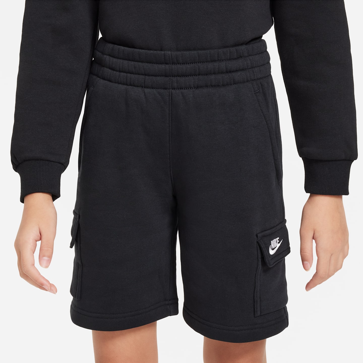 Детские флисовые шорты-карго Nike Sportswear Club, цвет: Чёрный / Белый — фото 3