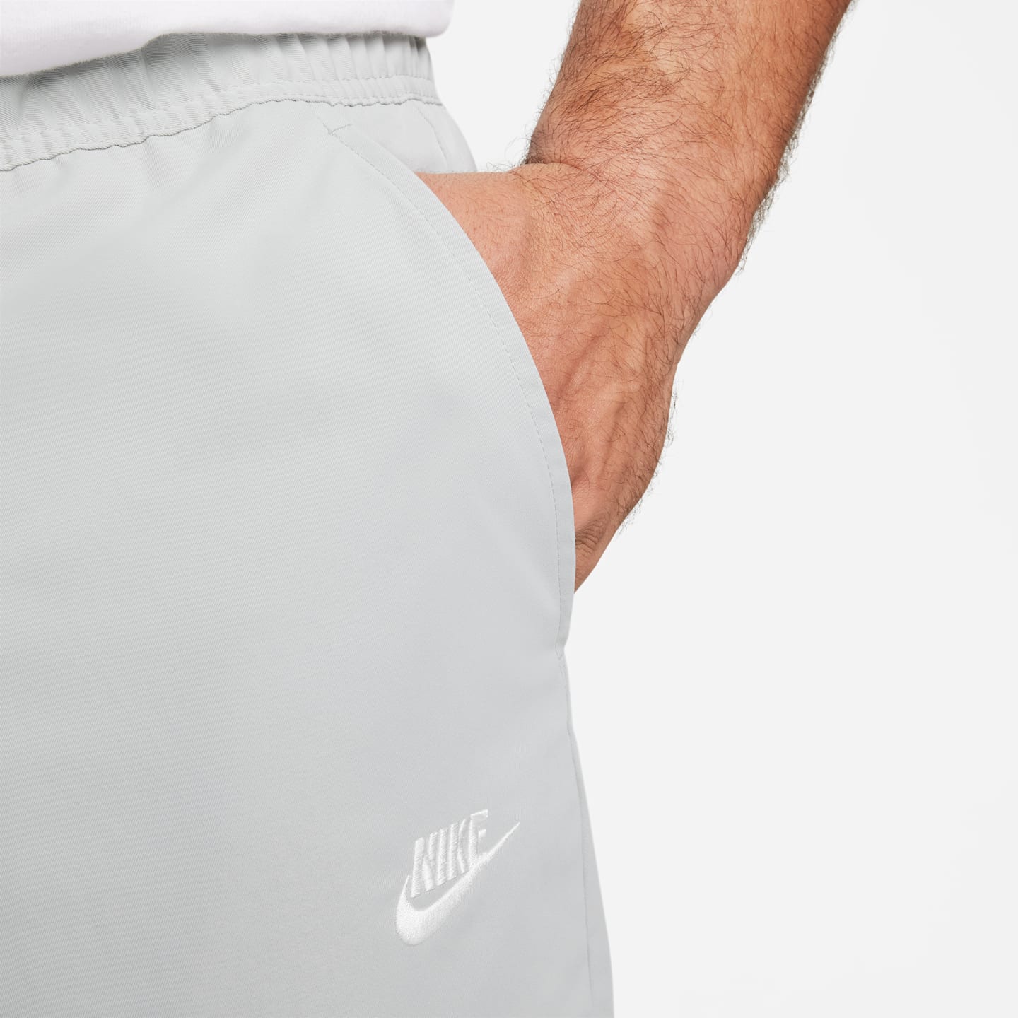 Мужские тканые зауженные брюки Nike Club, цвет: Серый / Белый — фото 9
