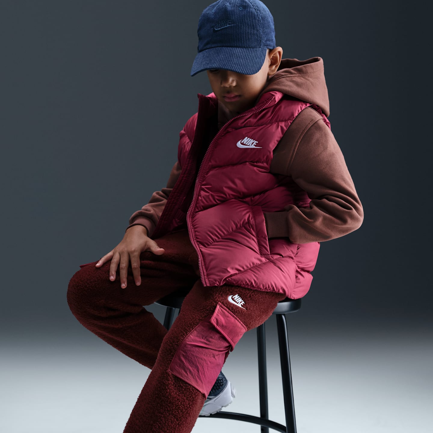 Детские брюки Nike Sportswear Club Fleece Cargo, цвет: Красный / Свекольный — фото 4