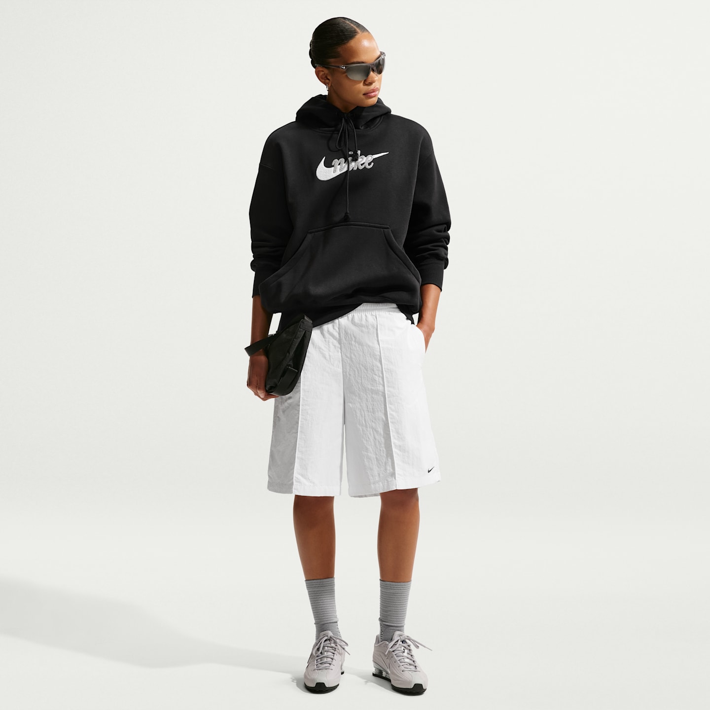 Женское худи Nike Sportswear Phoenix Fleece Oversized Logo, цвет: Чёрный / Снежный белый — фото 4