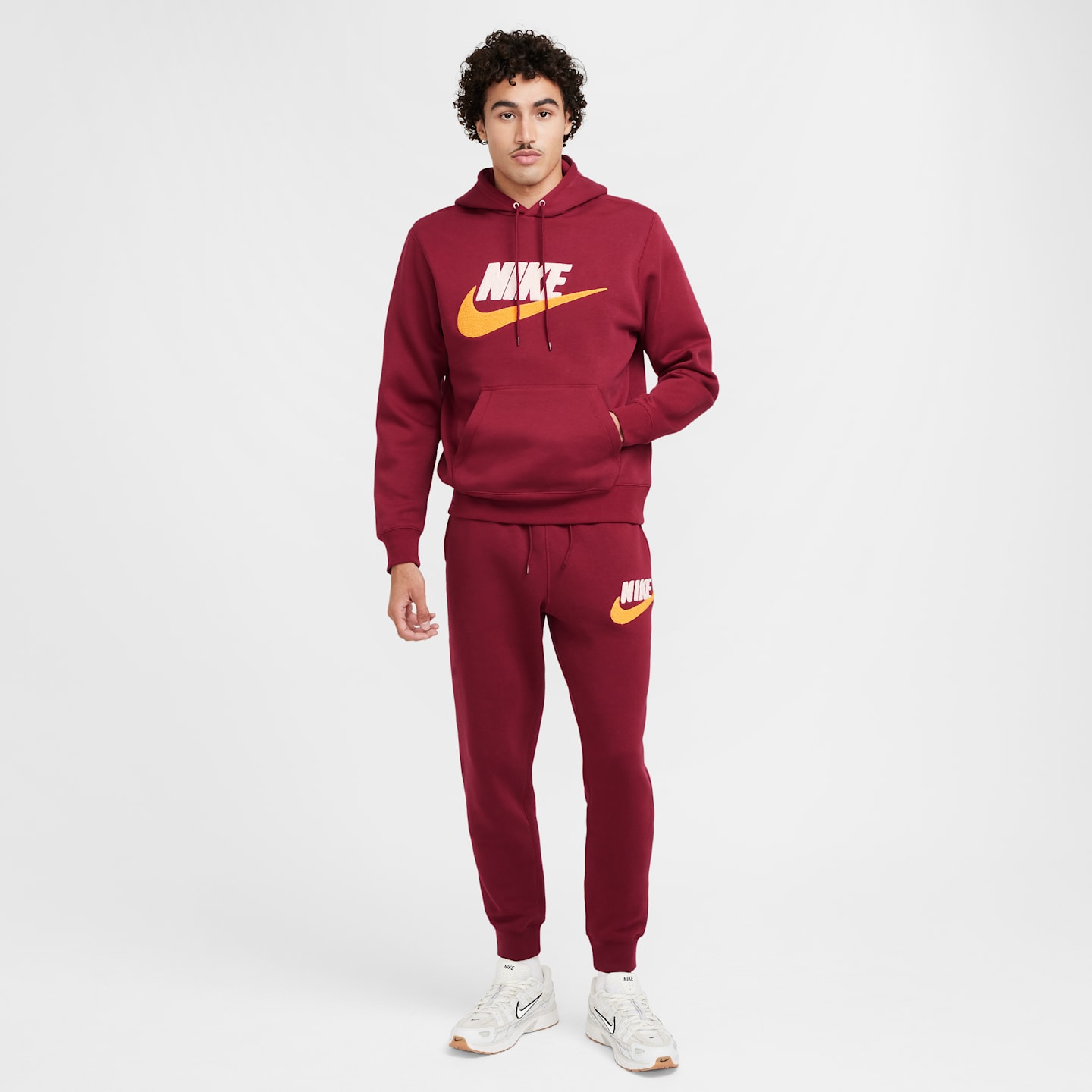 Мужские флисовые джоггеры Nike Club, цвет: Красный — фото 6