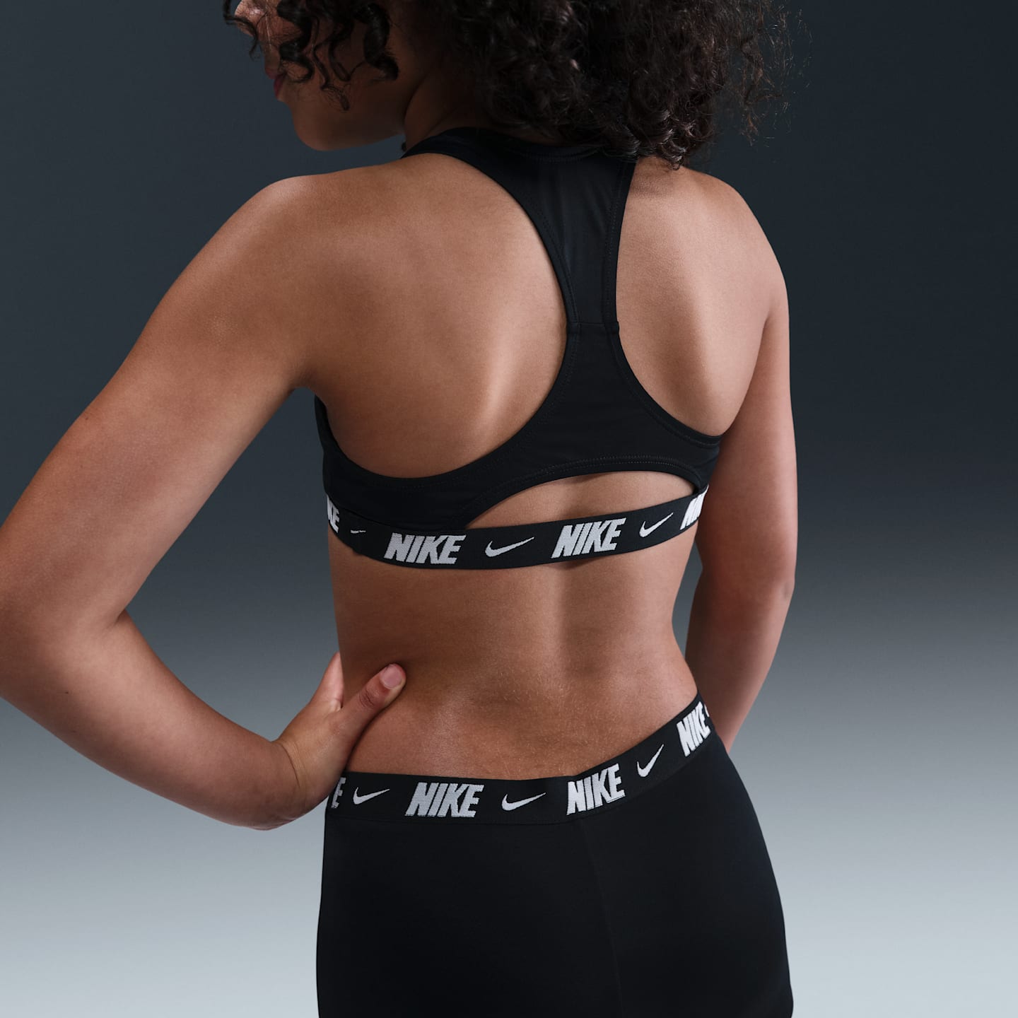 Комплект бикини для детей, борцовская спина — Nike, цвет: Чёрный / Белый — фото 3
