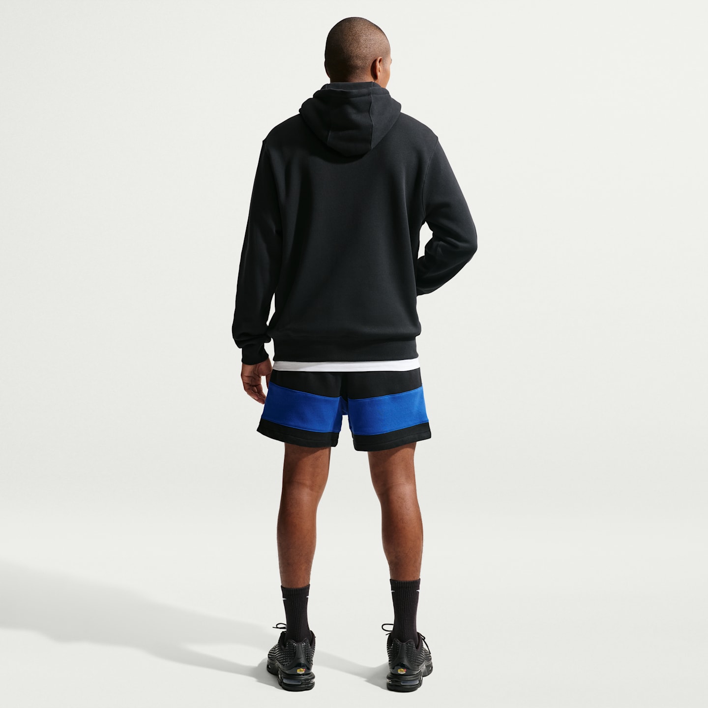 Мужские флисовые шорты Nike Sportswear Club, цвет: Чёрный / Королевский синий — фото 5