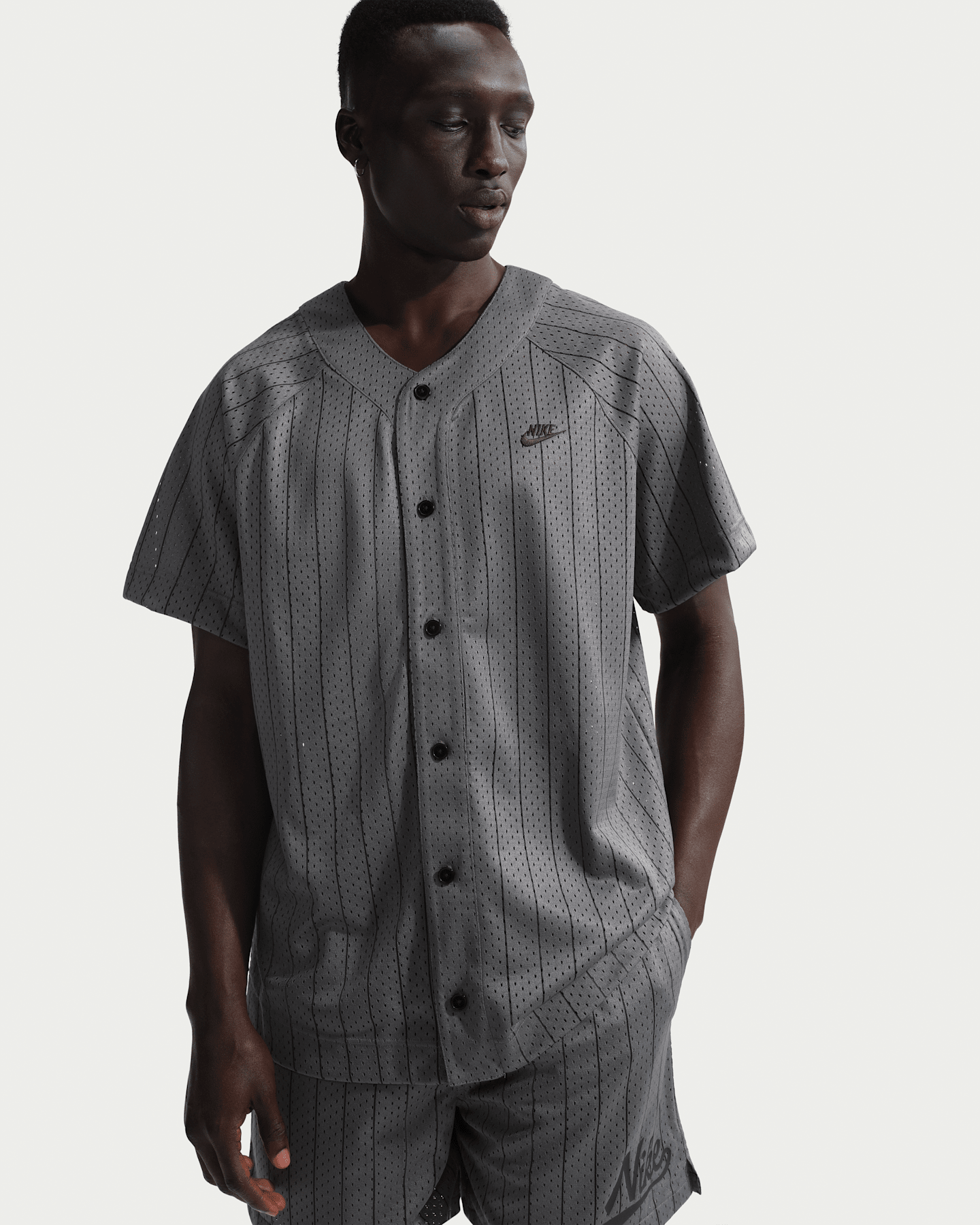 Мужской топ Nike Sportswear Club Jersey, цвет: Железный серый / Чёрный — фото 6