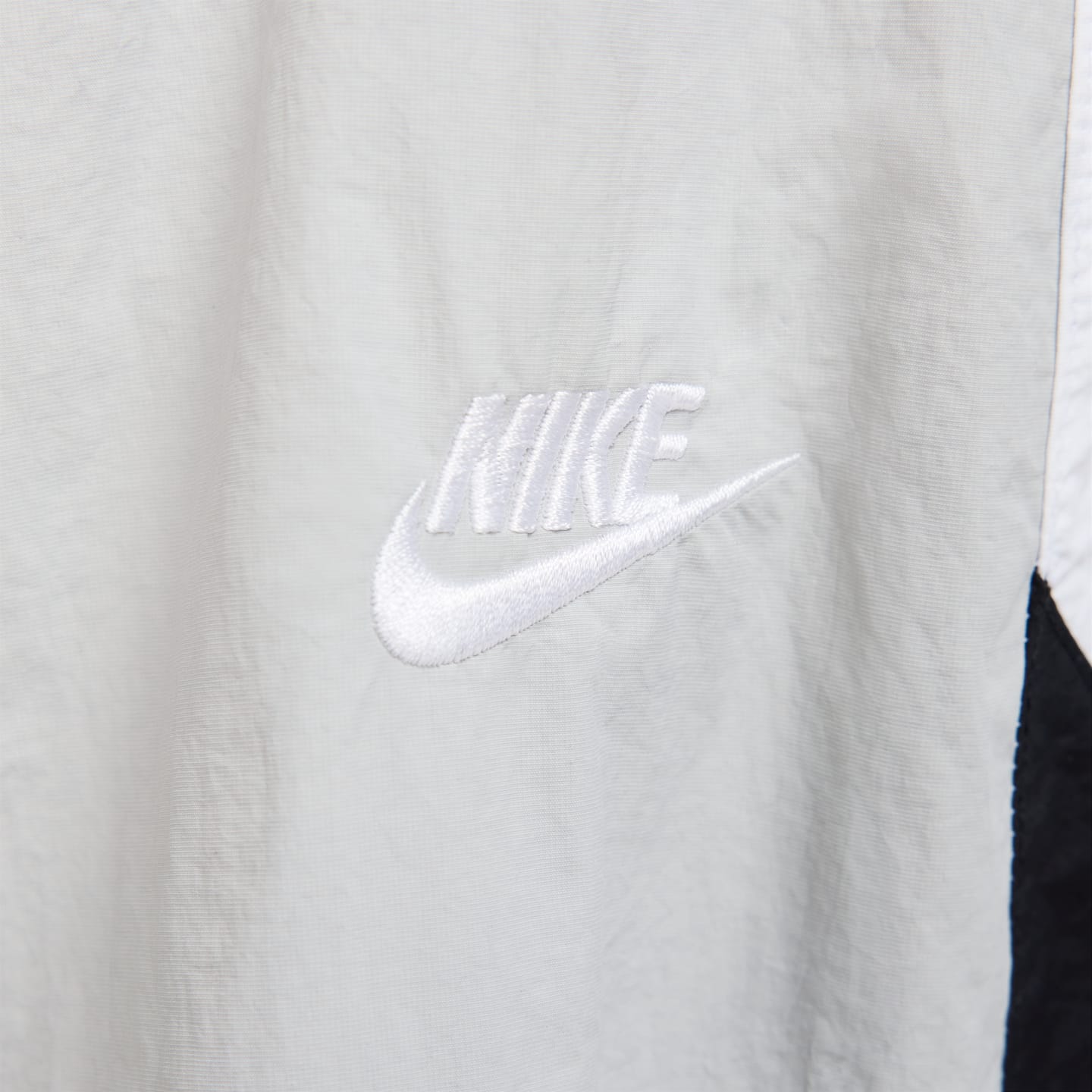 Мужские спортивные тканые брюки оверсайз Nike Club, цвет: Серый / Белый — фото 4