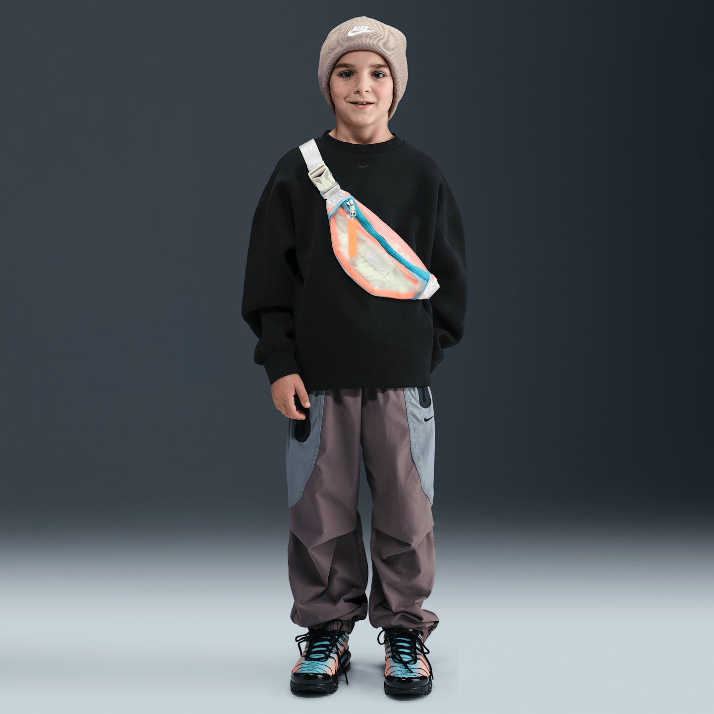Детский флисовый свитшот для мальчиков Nike Sportswear Tech Fleece оверсайз, цвет: Чёрный — фото 4