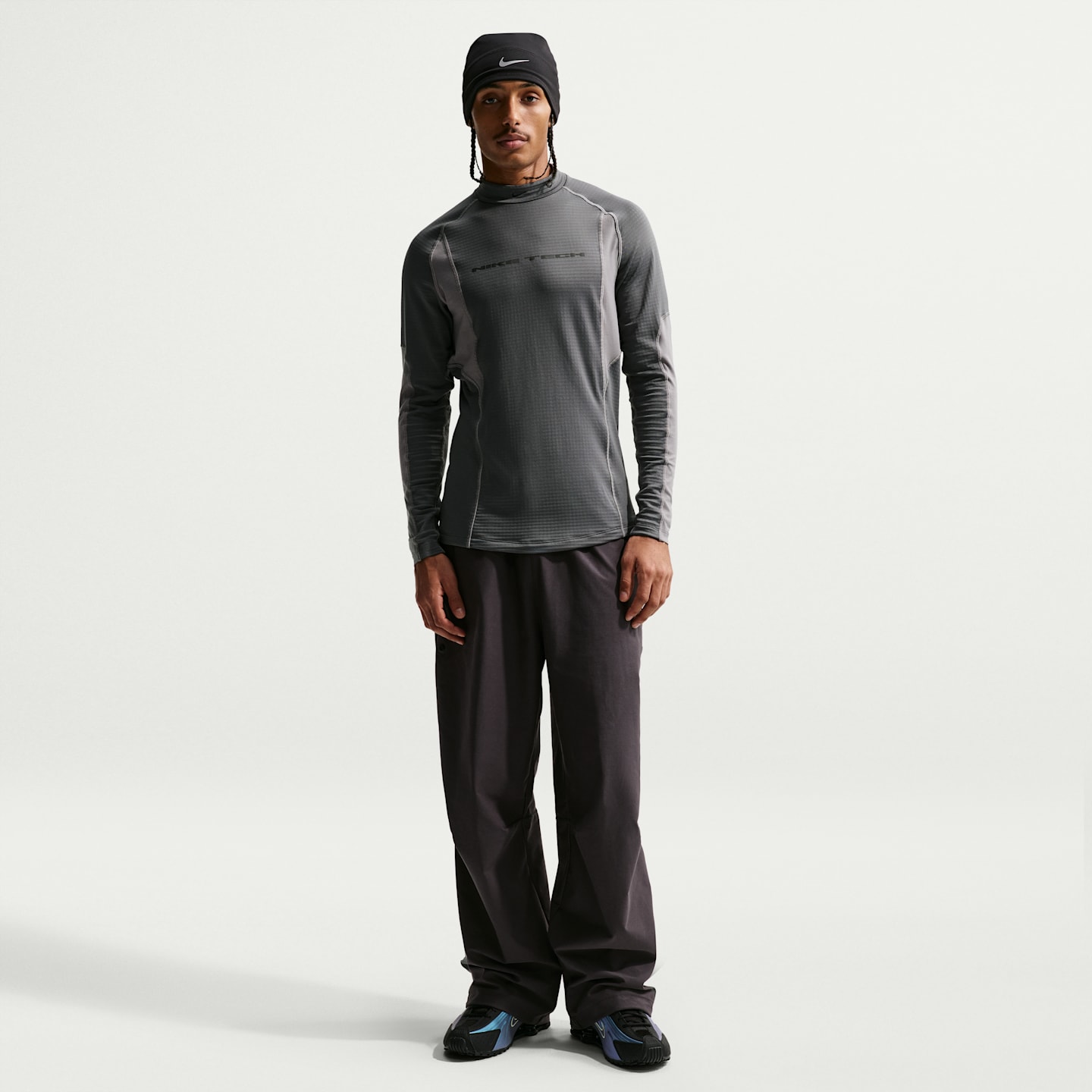 Мужской термолонгслив Nike Tech, цвет: Железный серый / Чёрный — фото 4