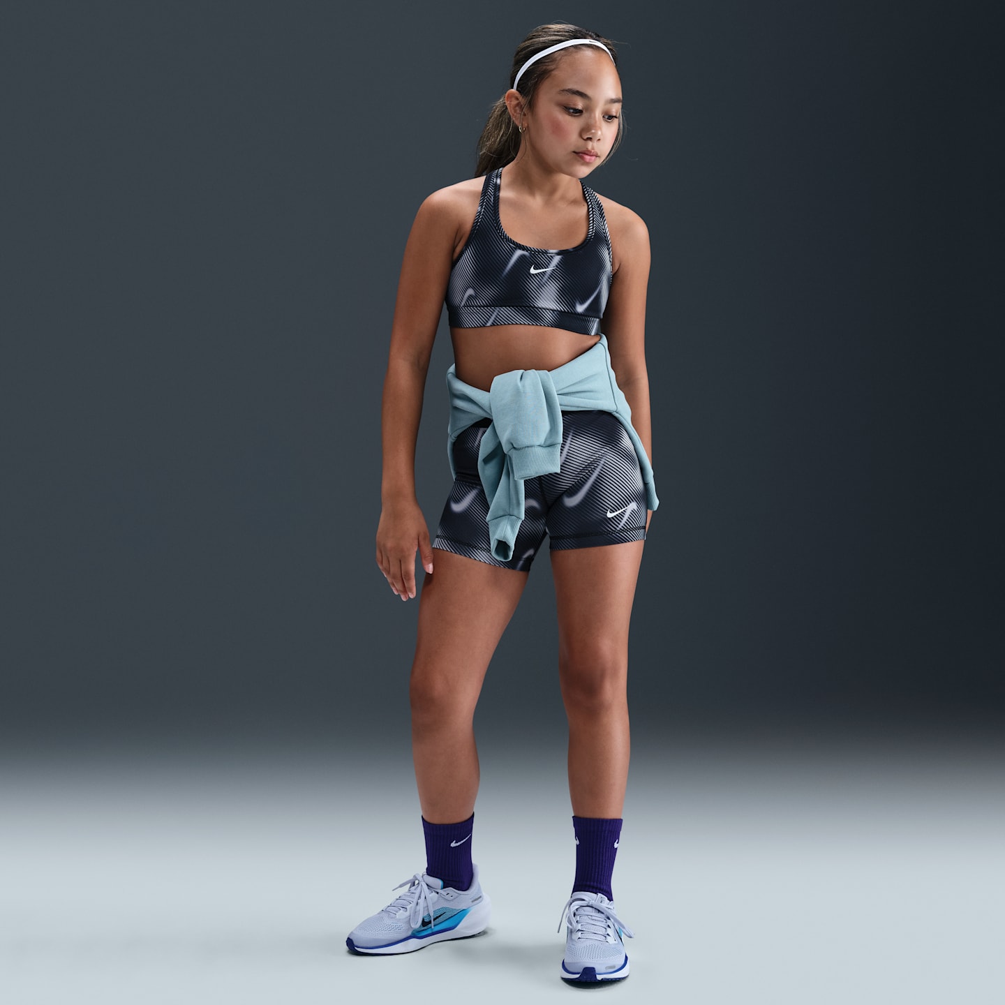 Детский спортивный бра для девочек Nike Pro Swoosh, цвет: Чёрный / Белый — фото 4