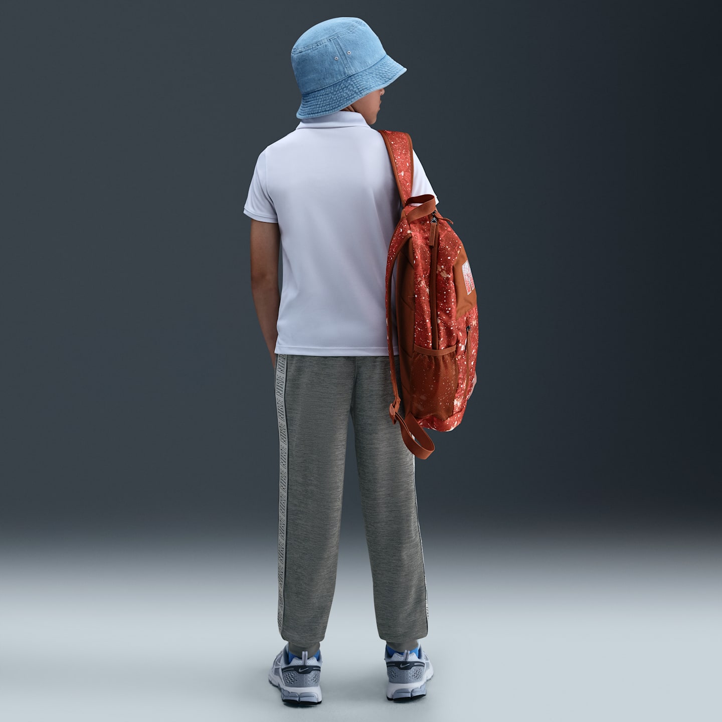 Детские брюки Nike Sportswear Club Dri-FIT, цвет: Дымчатый серый / Серый — фото 6