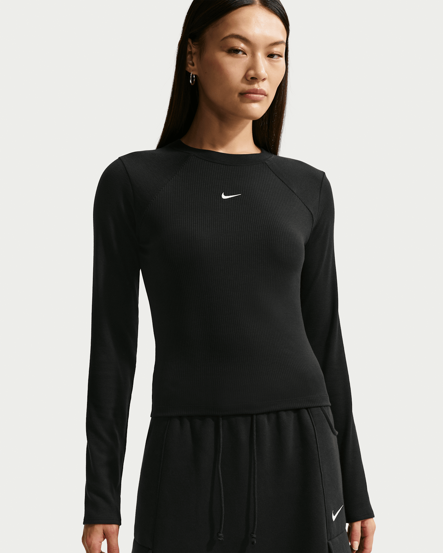 Женский облегающий топ в рубчик Nike Sportswear Chill Knit с длинным рукавом, цвет: Чёрный / Молочный — фото 7