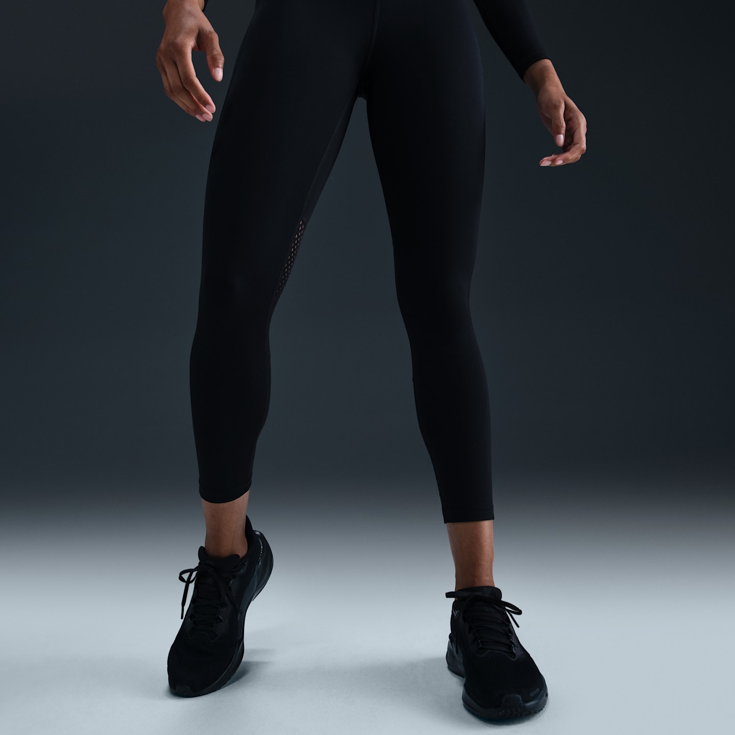 Женские леггинсы Nike Fast Mid-Rise 7/8, цвет: Чёрный — фото 2