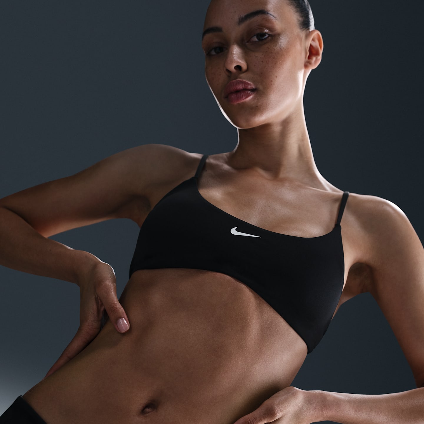 Женский верх бикини-бралетт Nike Swim Effortless Essential, цвет: Чёрный / Белый — фото 3