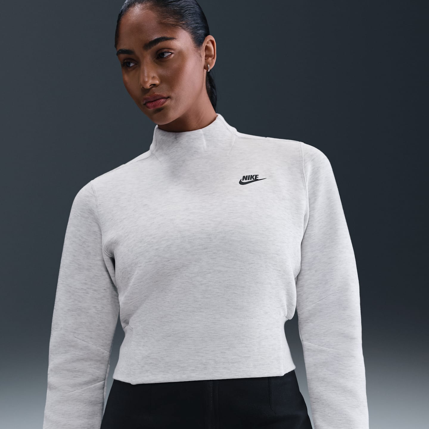 Женский флисовый свитшот Nike Tech, цвет: Светлый серый / Меланжевый — фото 1