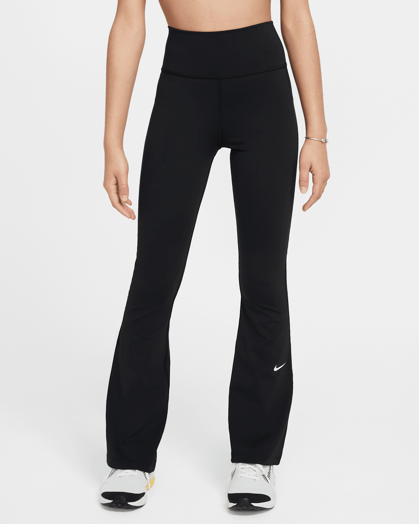 Детские расклешённые леггинсы для девочек Nike One Dri-FIT, цвет: Чёрный / Белый — фото 5