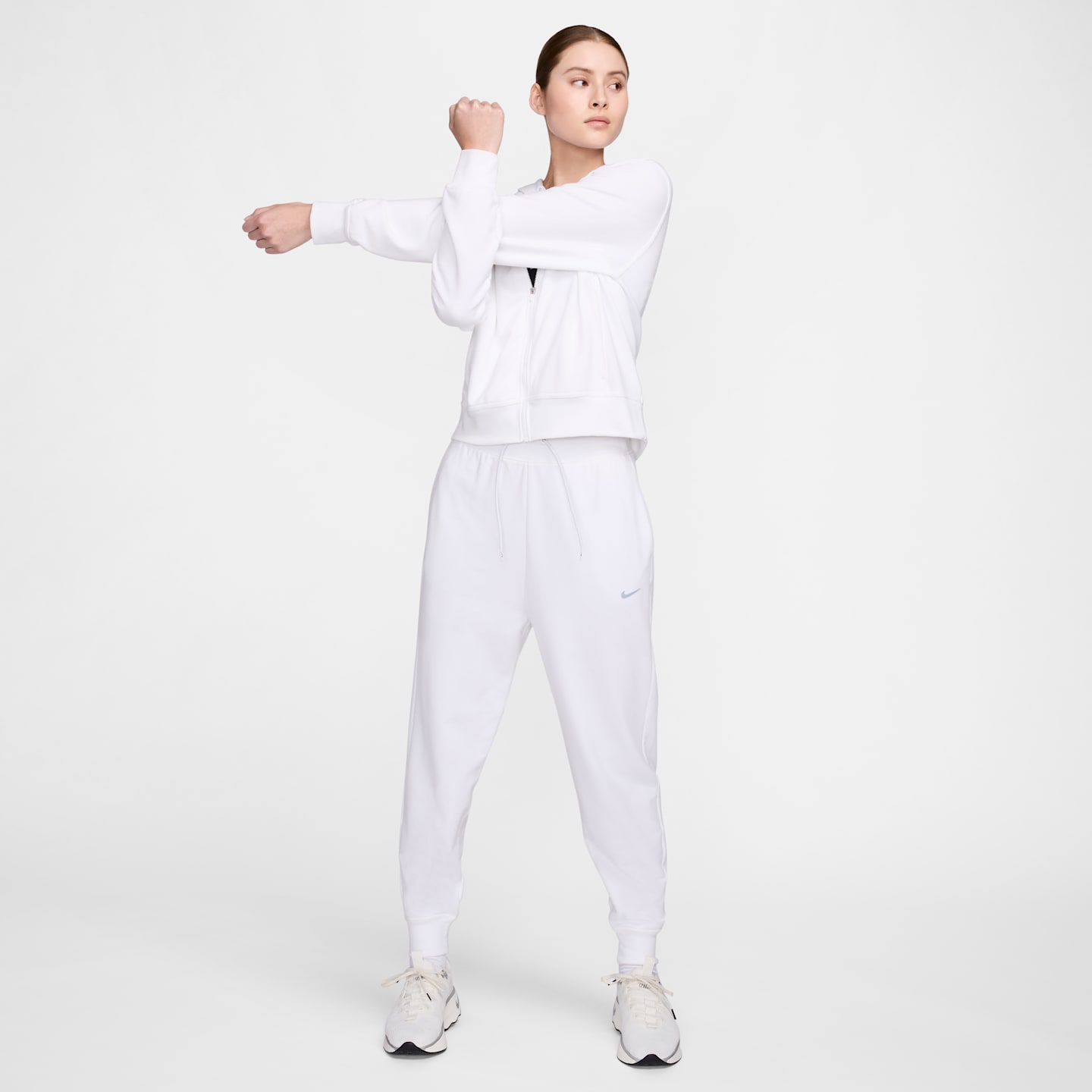 Женские джоггеры Nike Dri-FIT One High-Waisted 7/8 из френч терри, цвет: Белый / Чёрный — фото 6