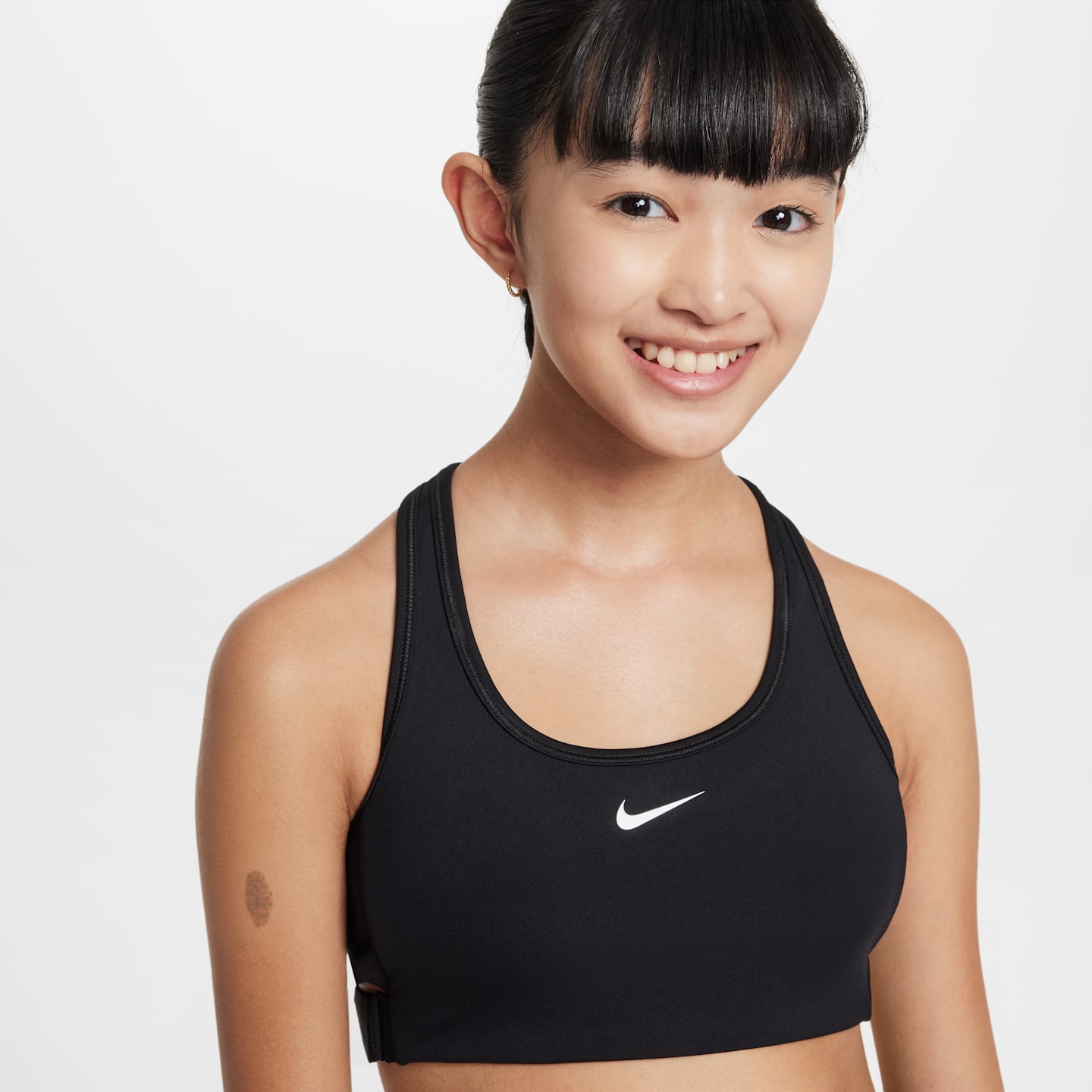 Детский спортивный бюстгальтеры Nike Swoosh EasyOn для девочек, цвет: Чёрный / Белый — фото 3