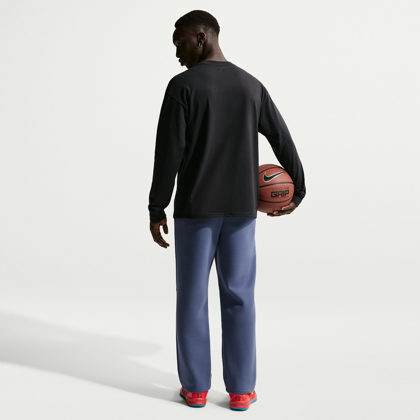 Мужская баскетбольная футболка Nike Kobe Dri-FIT с длинным рукавом, цвет: Чёрный — фото 5