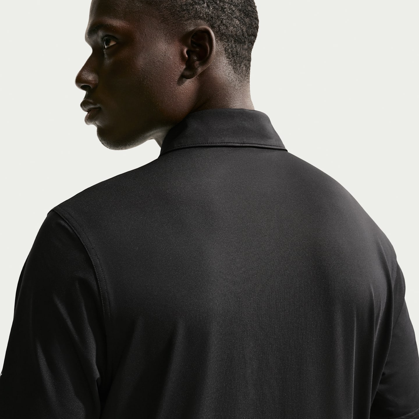 Мужское поло Nike Velocity Dri-FIT Sleeve Logo Golf Polo, цвет: Чёрный / Белый — фото 2