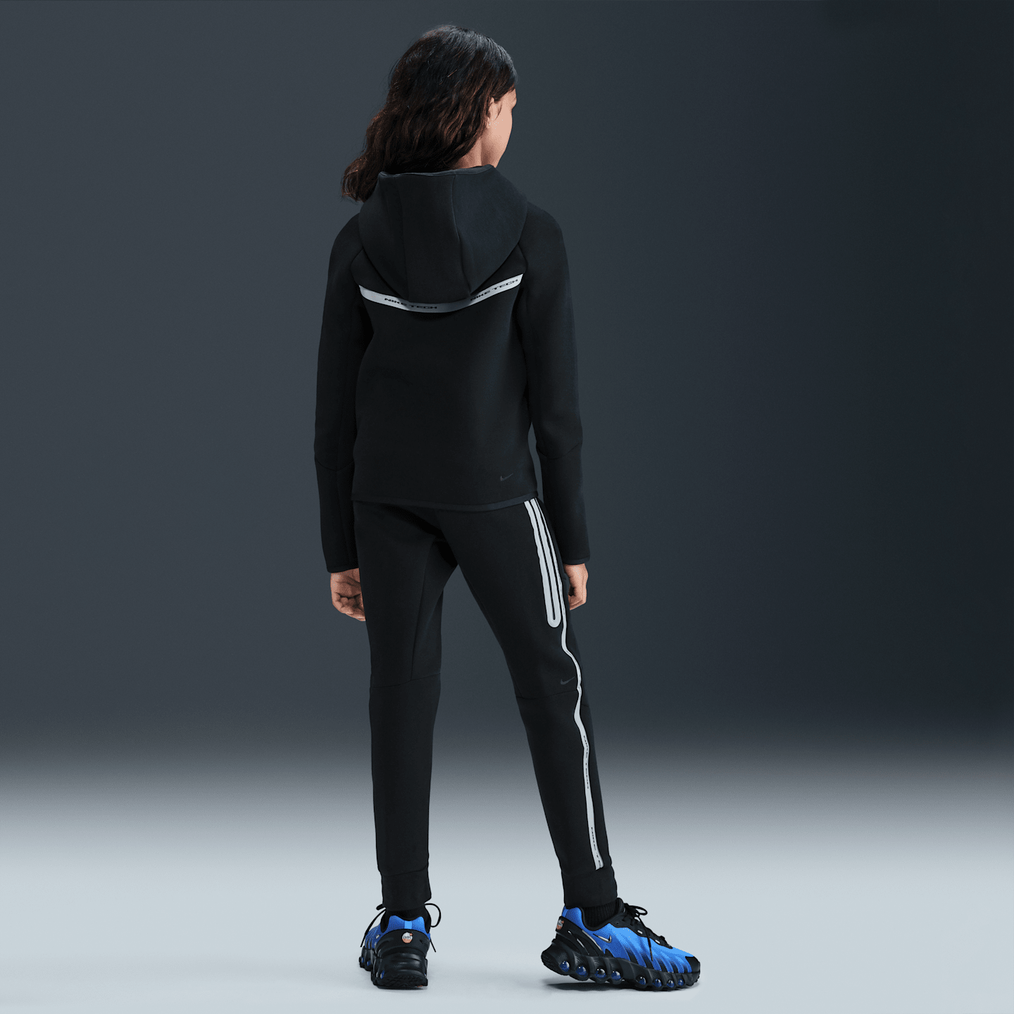 Детские джоггеры Nike Sportswear Tech Fleece со светоотражающими элементами, цвет: Чёрный — фото 7