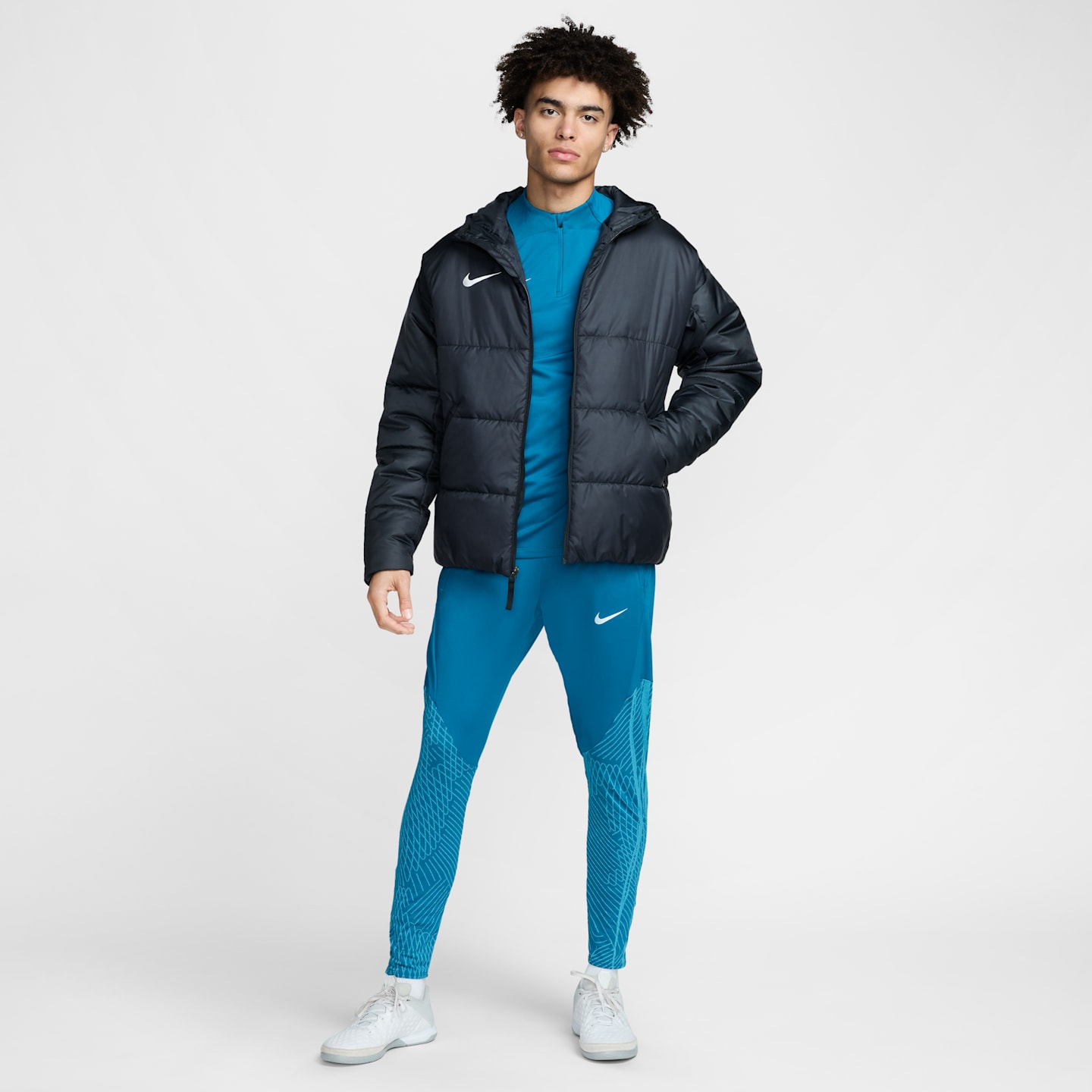 Мужская футбольная куртка Nike Academy Pro 24 Fall Therma-FIT, цвет: Чёрный / Белый — фото 8