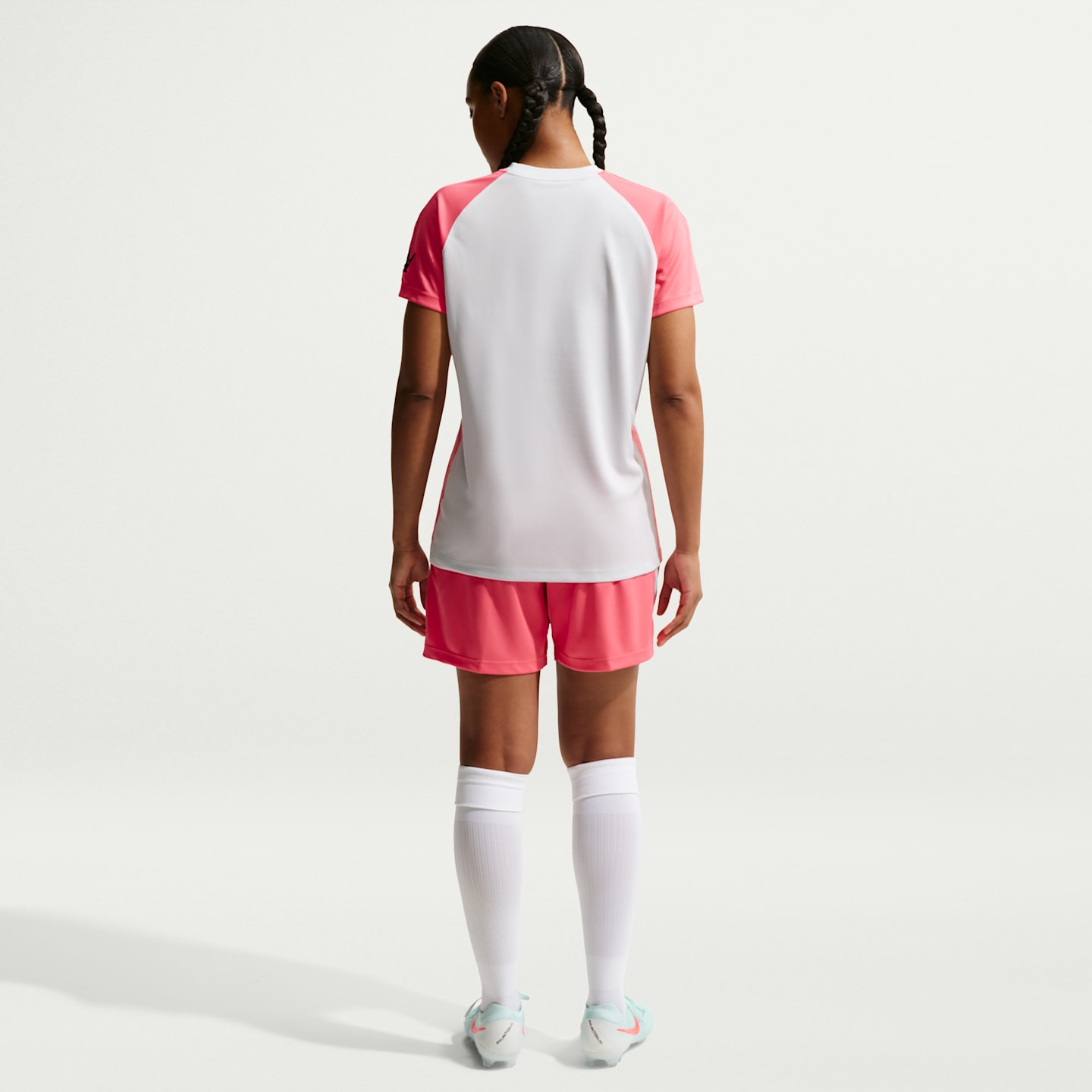 Женская футбольная футболка Nike Strike Alexia Putellas Dri-FIT, цвет: Платиновый / Морской коралловый — фото 5