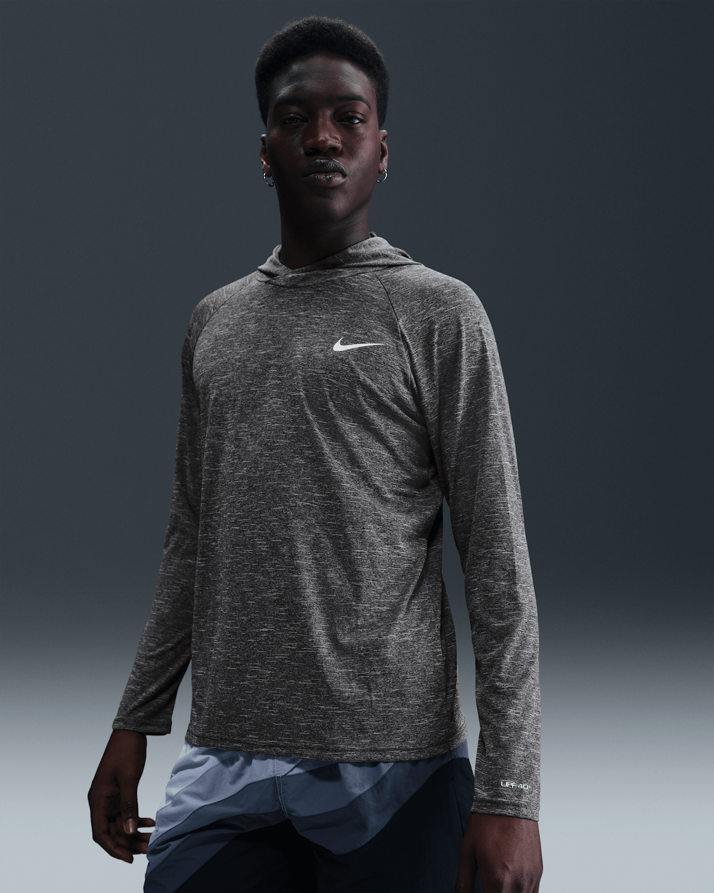 Мужской плавательный топ Nike Swim Hydroguard Essential Dri-FIT UV с капюшоном, цвет: Чёрный — фото 6