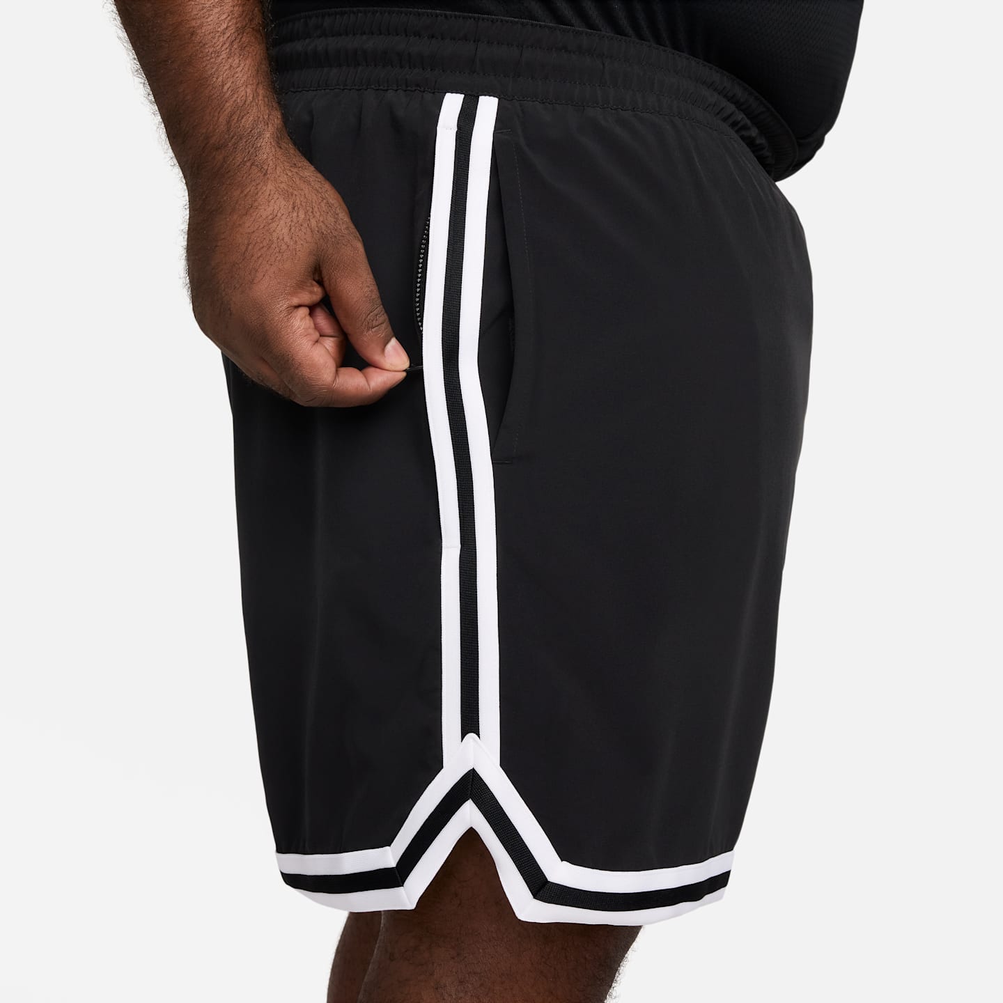 Мужские баскетбольные шорты Nike DNA Dri-FIT UV Woven, цвет: Чёрный / Белый — фото 12
