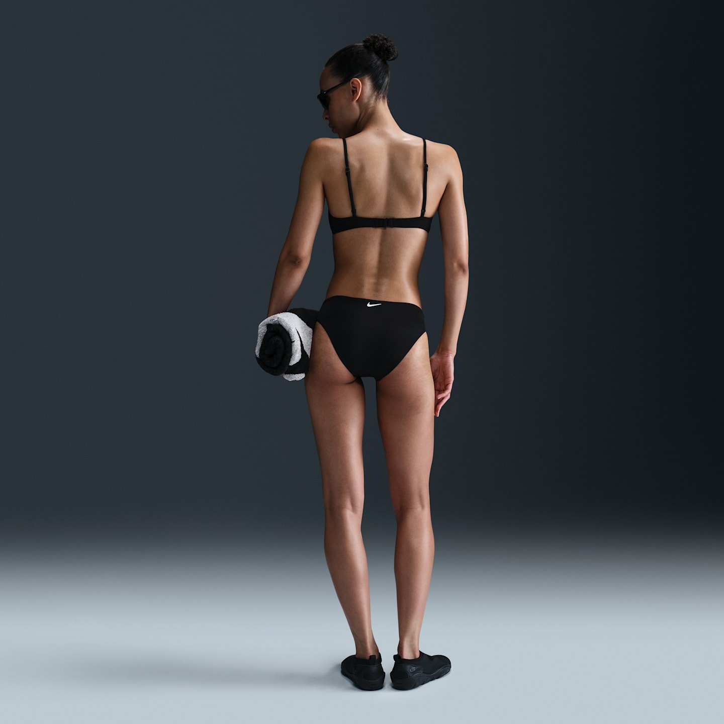 Женский верх бикини-бралетт Nike Swim Effortless Essential, цвет: Чёрный / Белый — фото 5