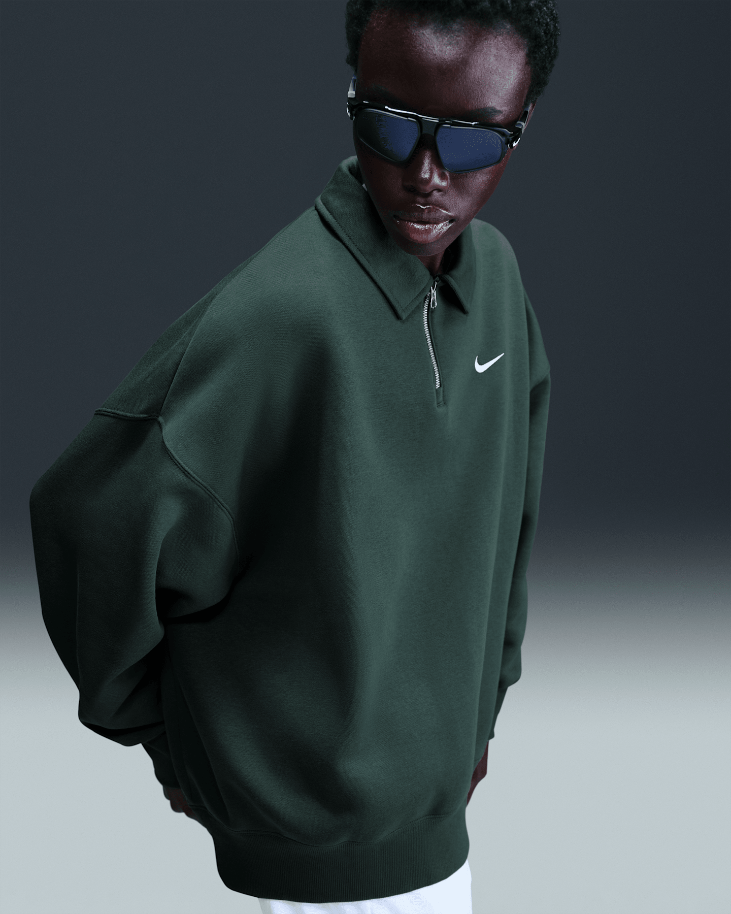 Женское поло Nike Sportswear Phoenix Fleece Oversized 1/4-Zip Polo, цвет: Зелёный / Молочный — фото 7