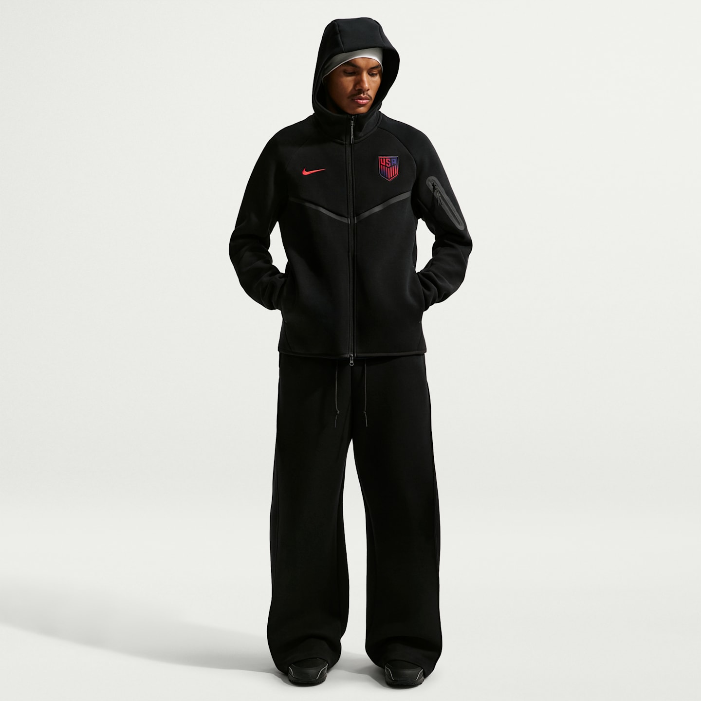 Мужская футбольная худи на молнии Nike Usmnt Tech Fleece Windrunner, цвет: Чёрный / Красный — фото 4