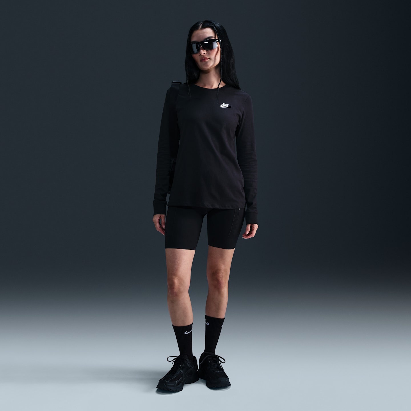 Женская футболка Nike Sportswear Club Long-Sleeve, цвет: Чёрный / Белый — фото 4